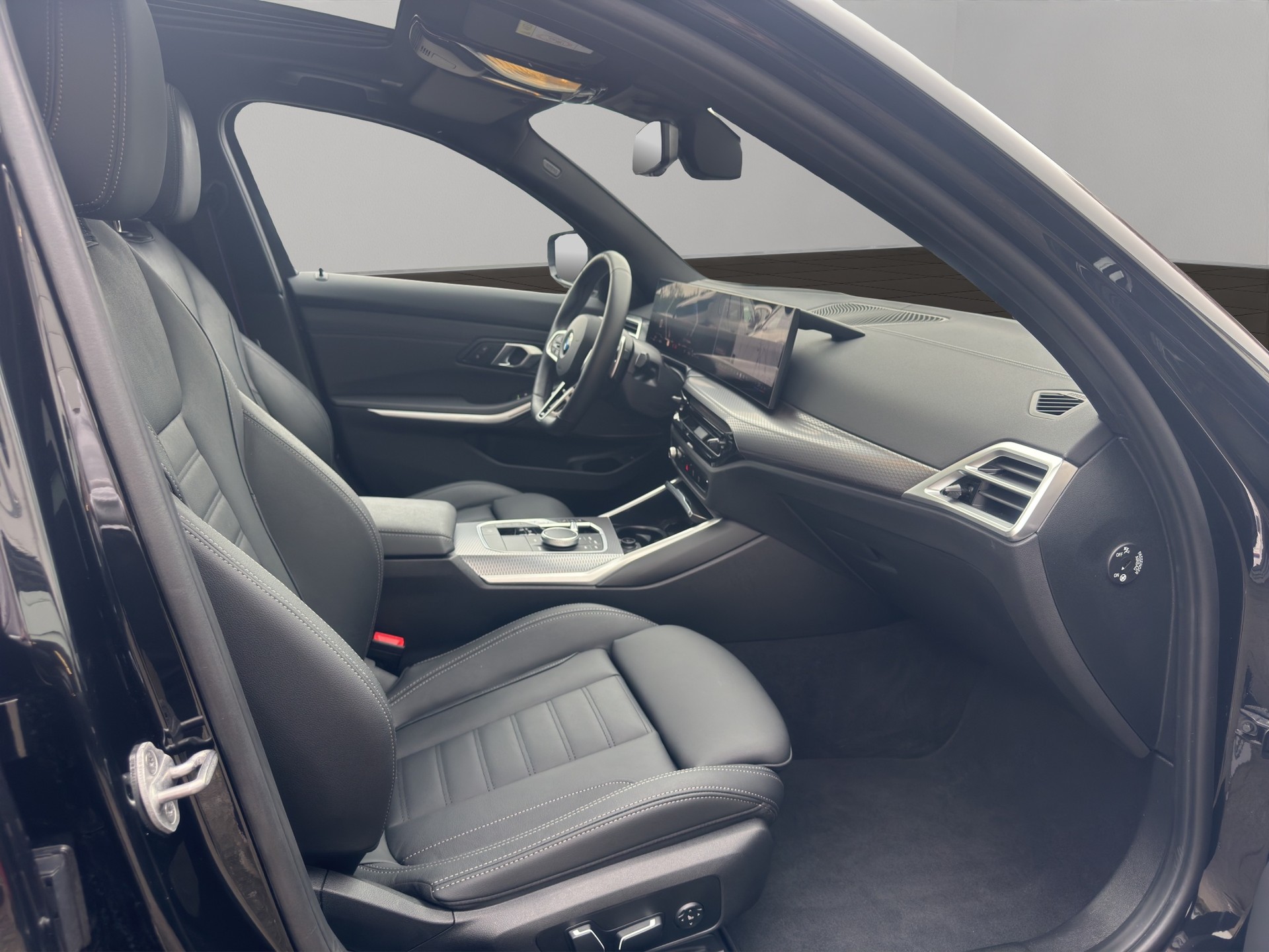 BMW 320d xDrive 48V Touring Steptronic M Sport Pro-image-18