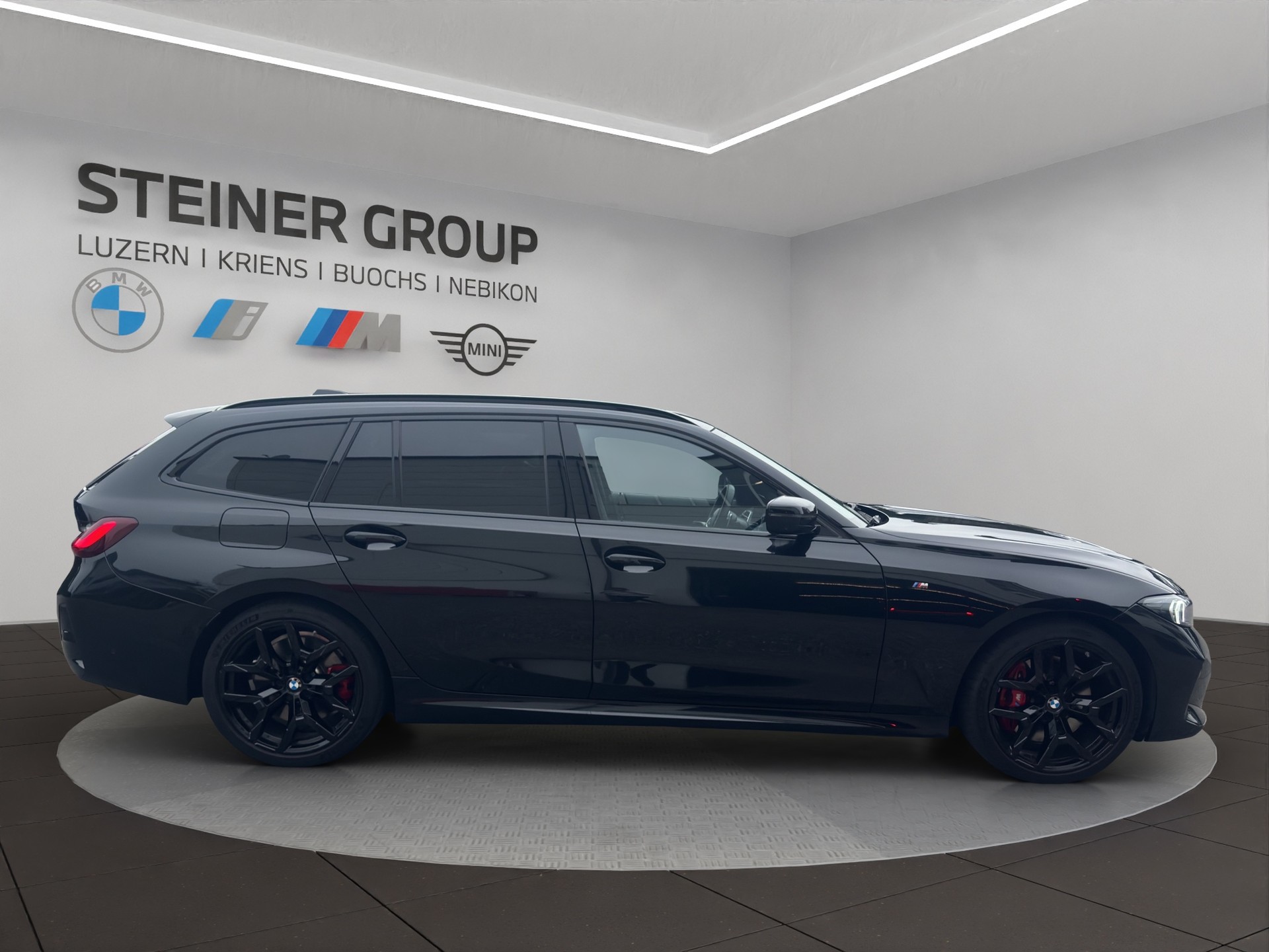 BMW 320d xDrive 48V Touring Steptronic M Sport Pro-showroom-element-3