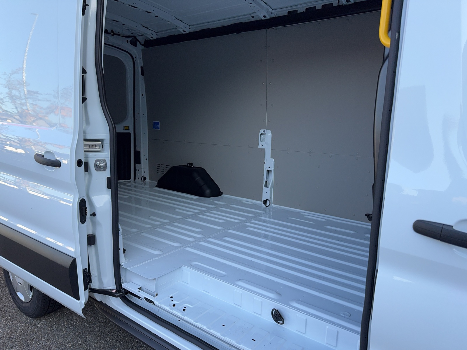 FORD Transit Van 350 L3H2 2.0 EcoBlue 165 Trend-image-9