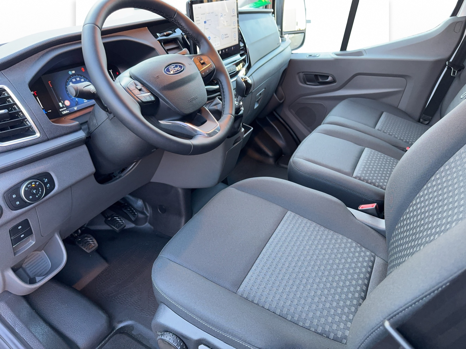 FORD Transit Van 350 L3H2 2.0 EcoBlue 165 Trend-image-3