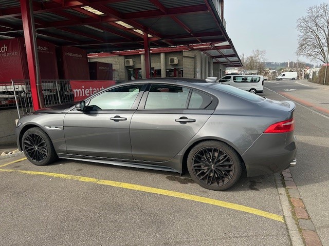 JAGUAR XE 20d R-Sport AWD Automat-image-4
