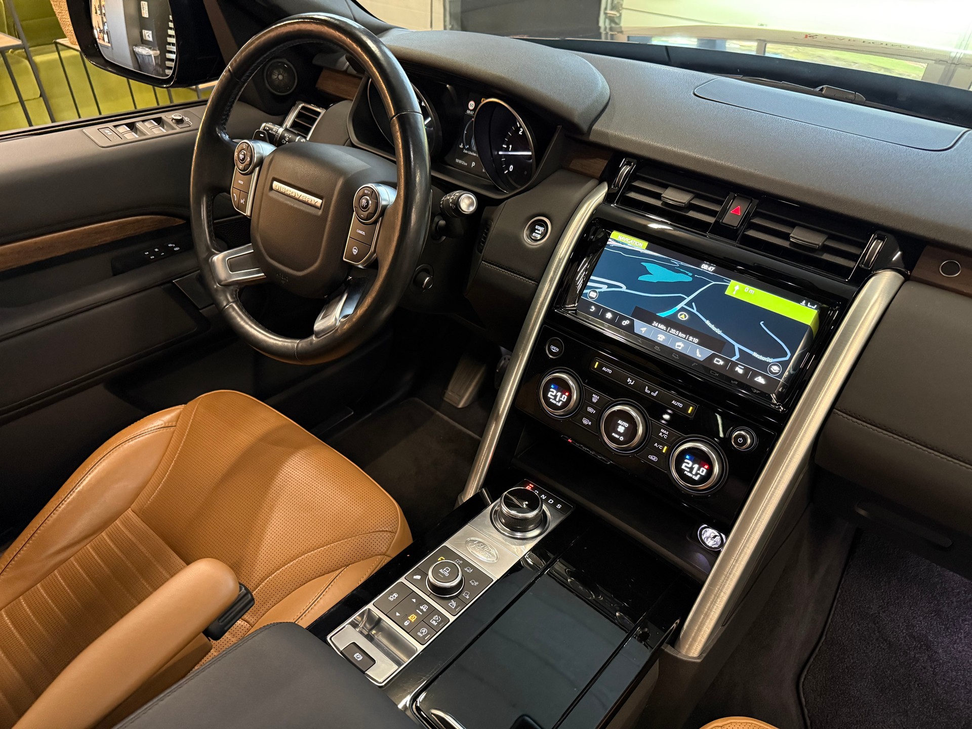 LAND ROVER Discovery 2.0 SD4 HSE Automatic-image-14