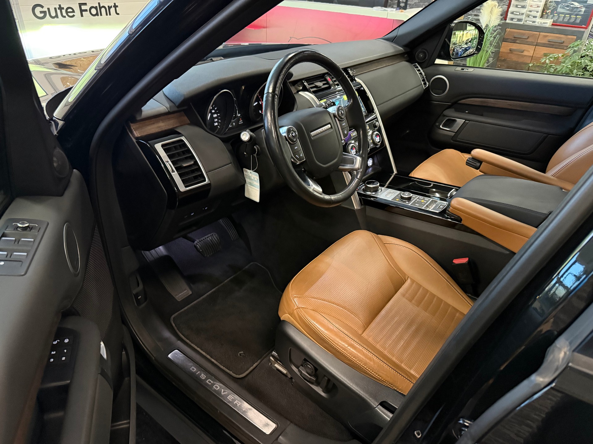 LAND ROVER Discovery 2.0 SD4 HSE Automatic-image-8