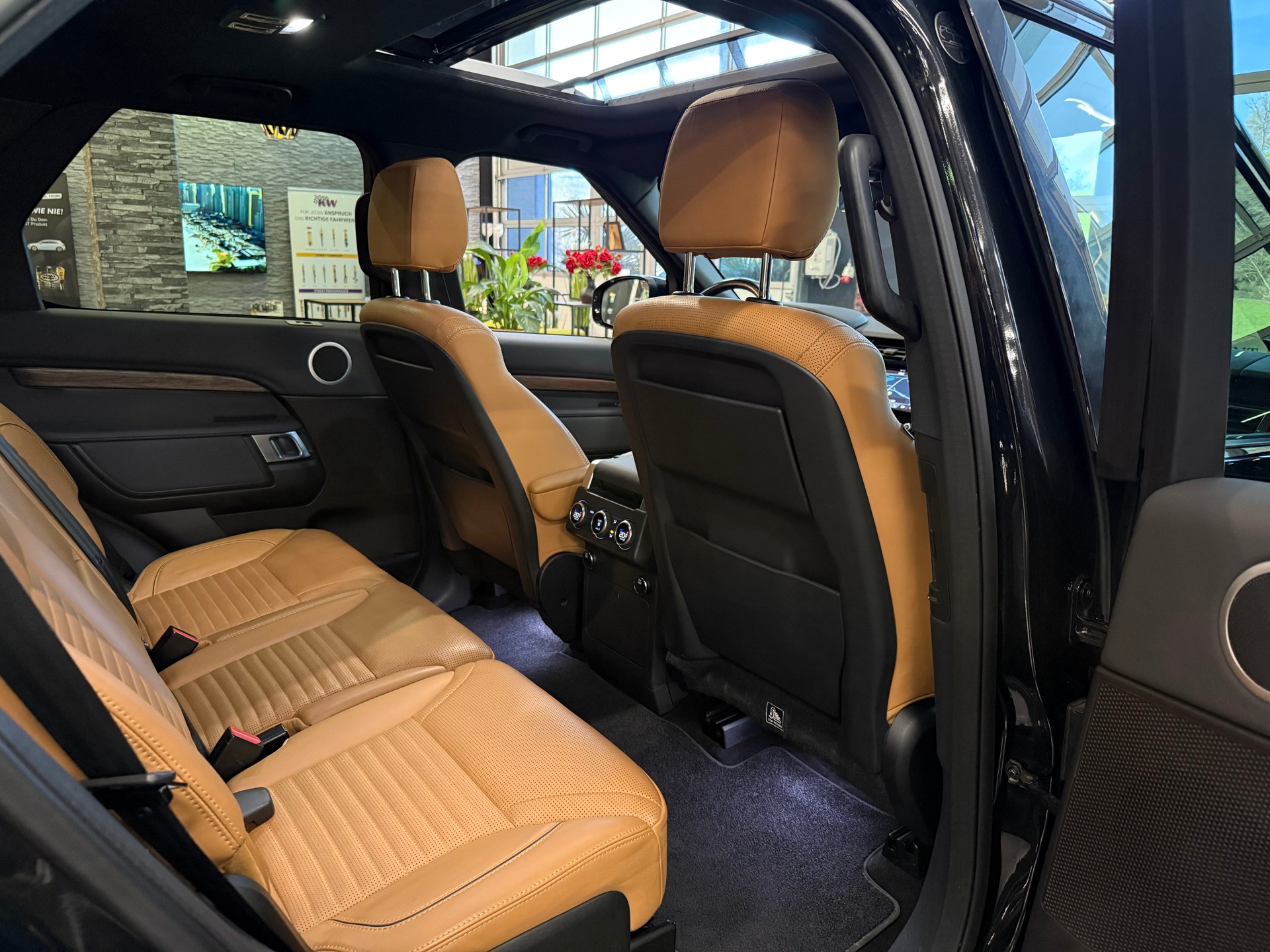 LAND ROVER Discovery 2.0 SD4 HSE Automatic-image-11