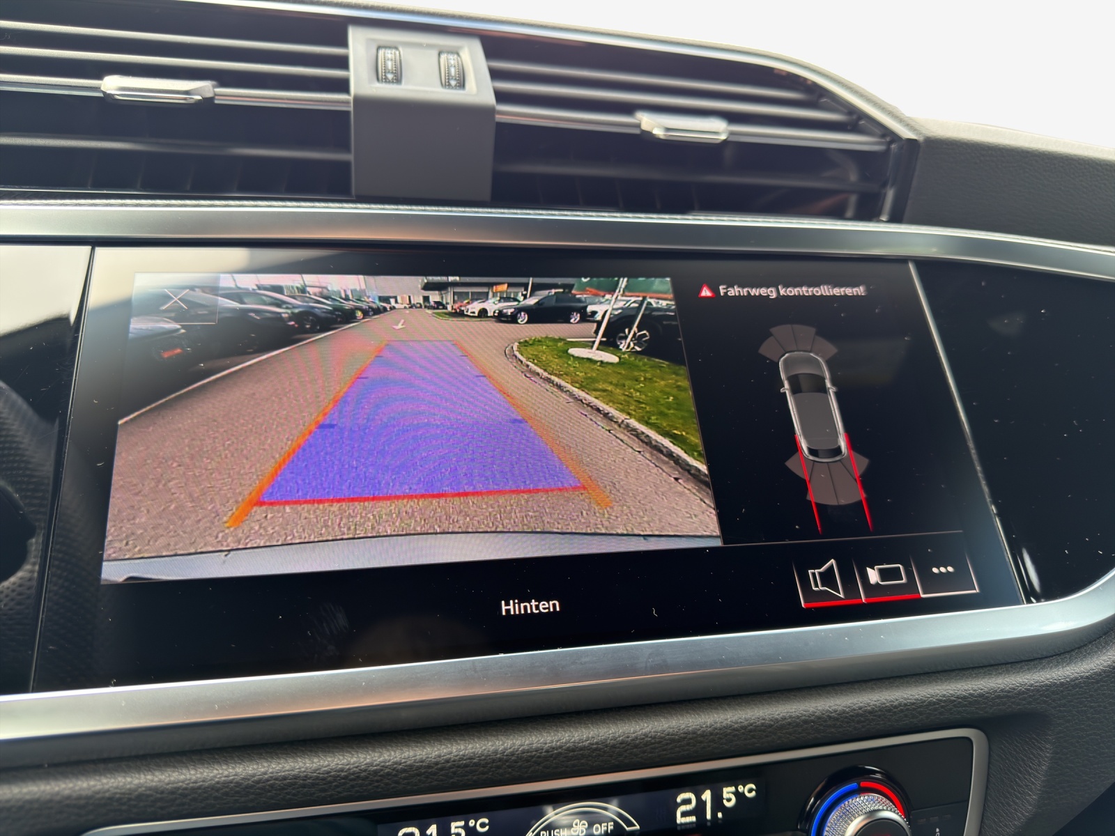 AUDI Q3 Sportback 35 TFSI S line Attraction S-tronic-image-15