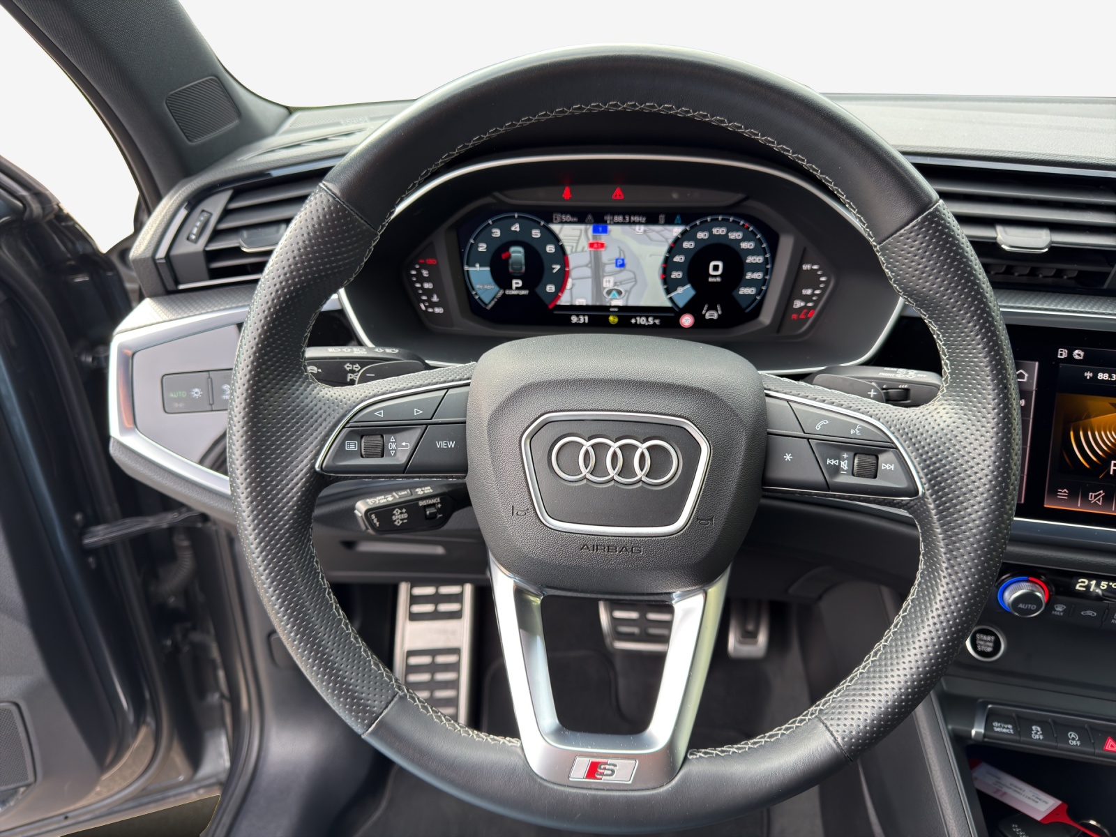 AUDI Q3 Sportback 35 TFSI S line Attraction S-tronic-image-9
