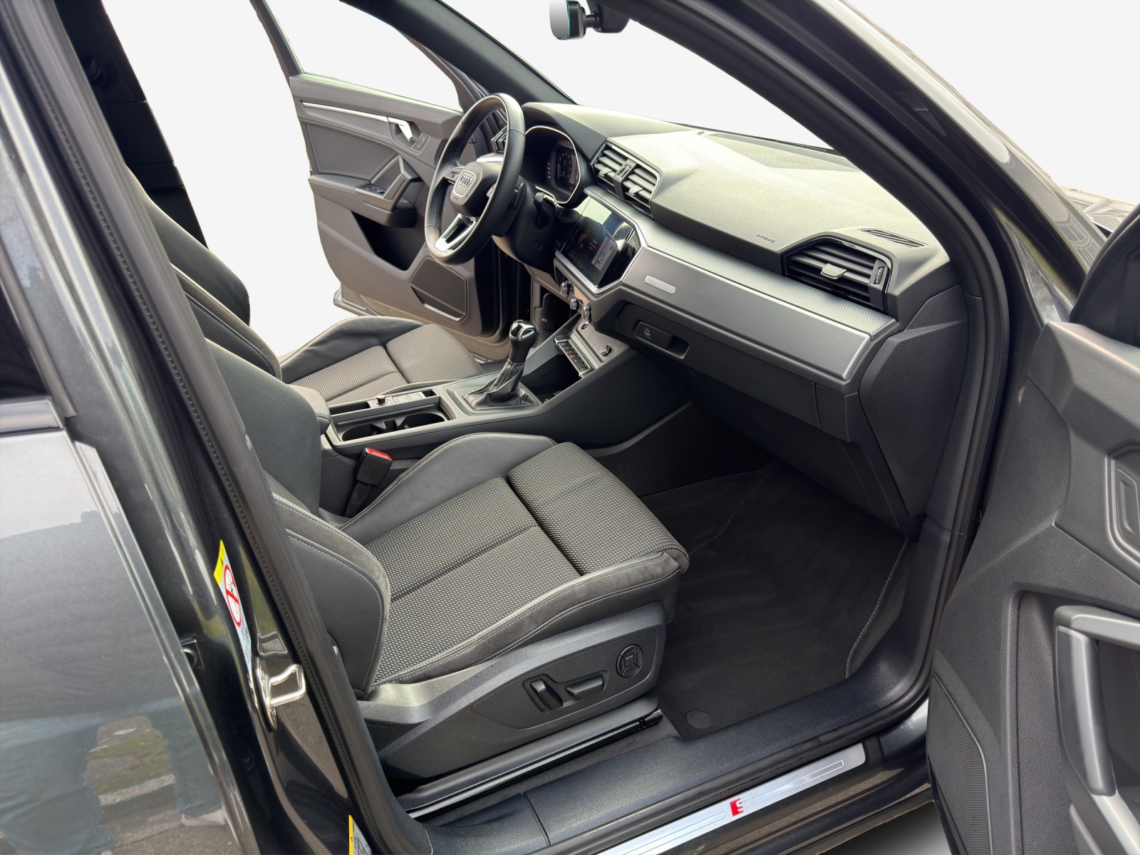 AUDI Q3 Sportback 35 TFSI S line Attraction S-tronic-image-14