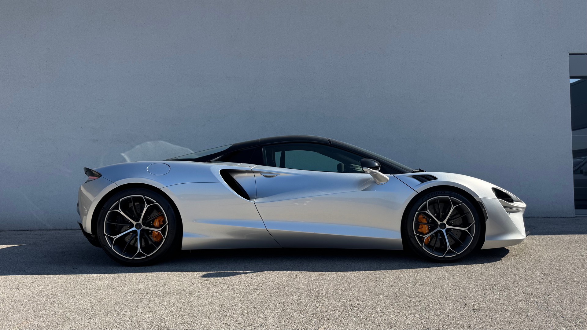 McLAREN Artura Spider-image-1
