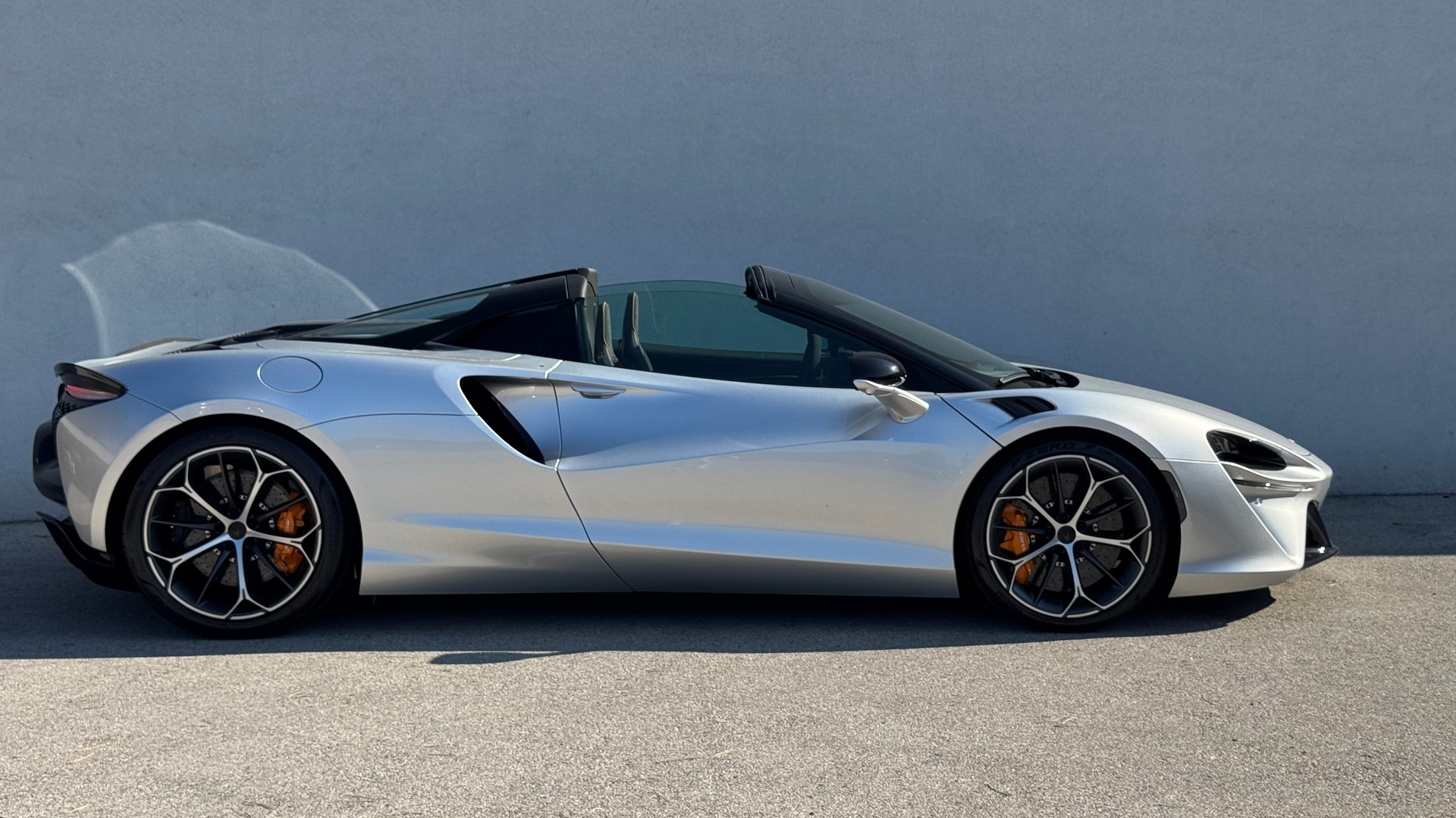 McLAREN Artura Spider-image-2