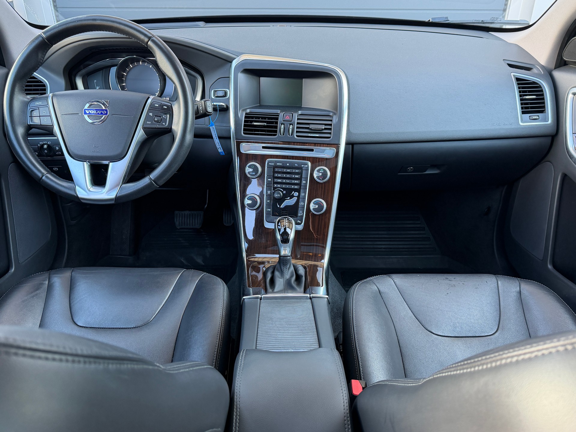 VOLVO XC60 2.0 T5 Summum AWD S/S-image-8