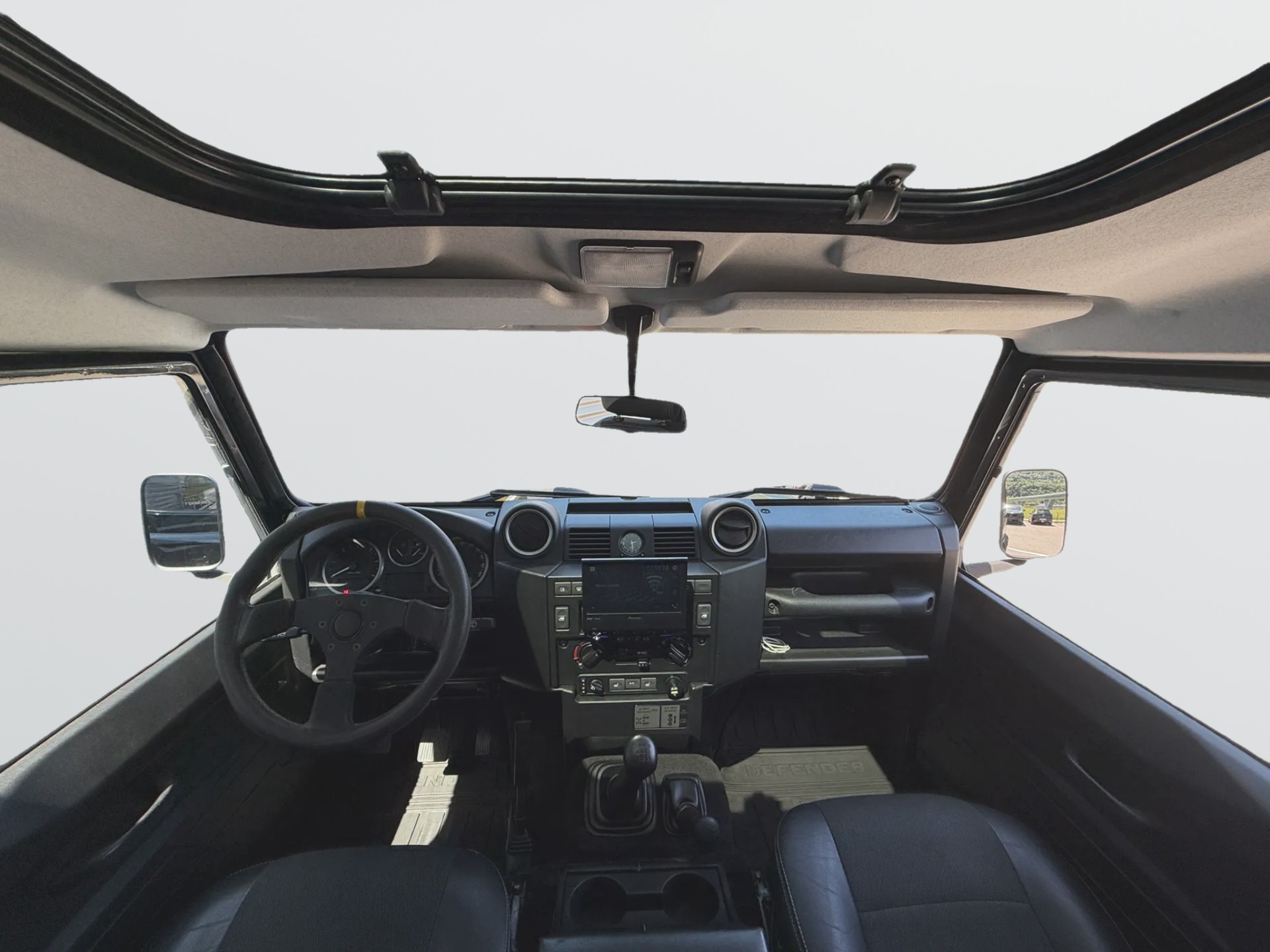 LAND ROVER Black Edition 110-image-8