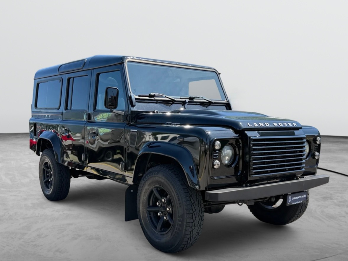 LAND ROVER Black Edition 110-image-2