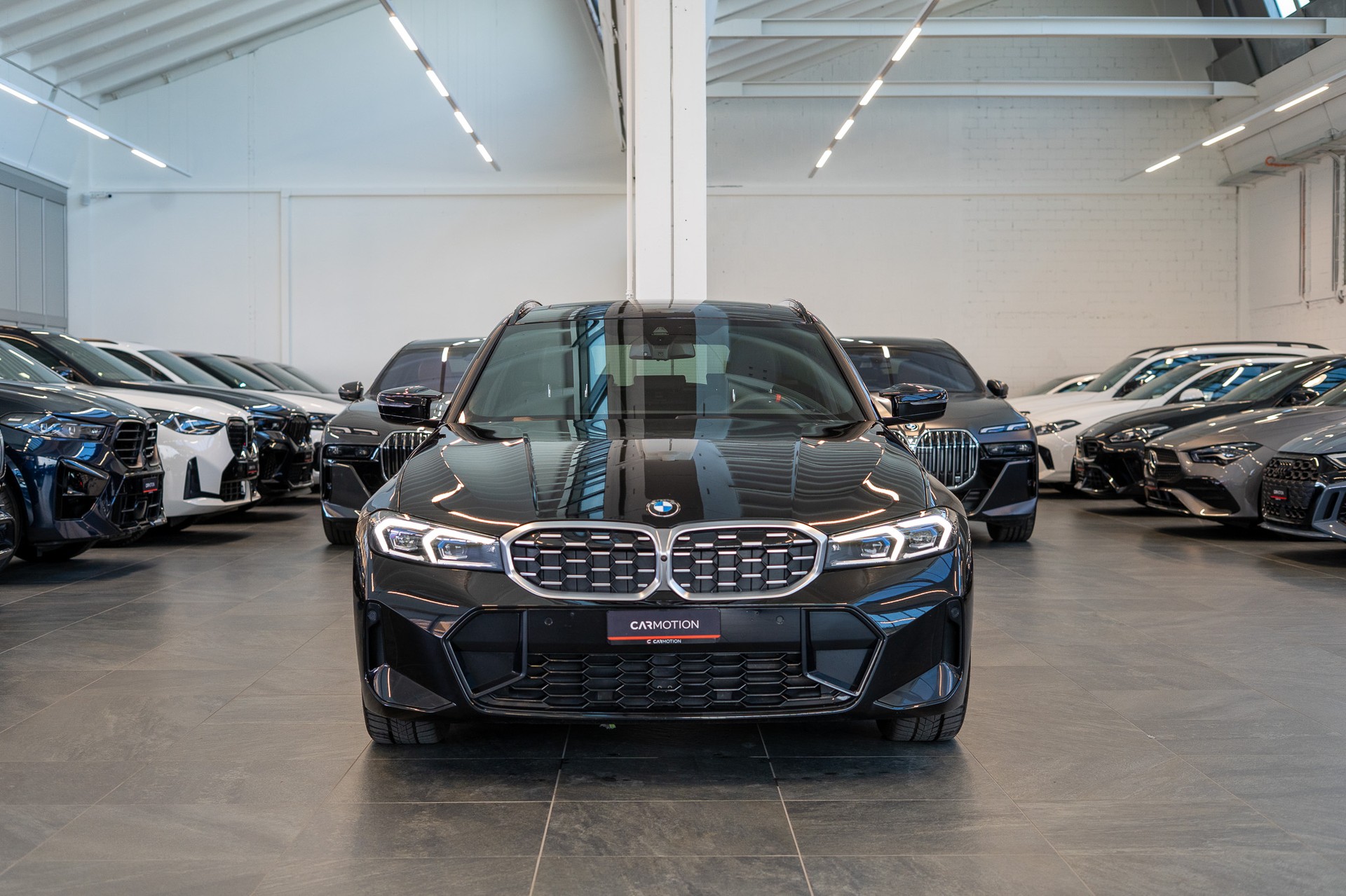 BMW M340i xDrive Touring / LCI / Panorama / 360°Kamera-image-1