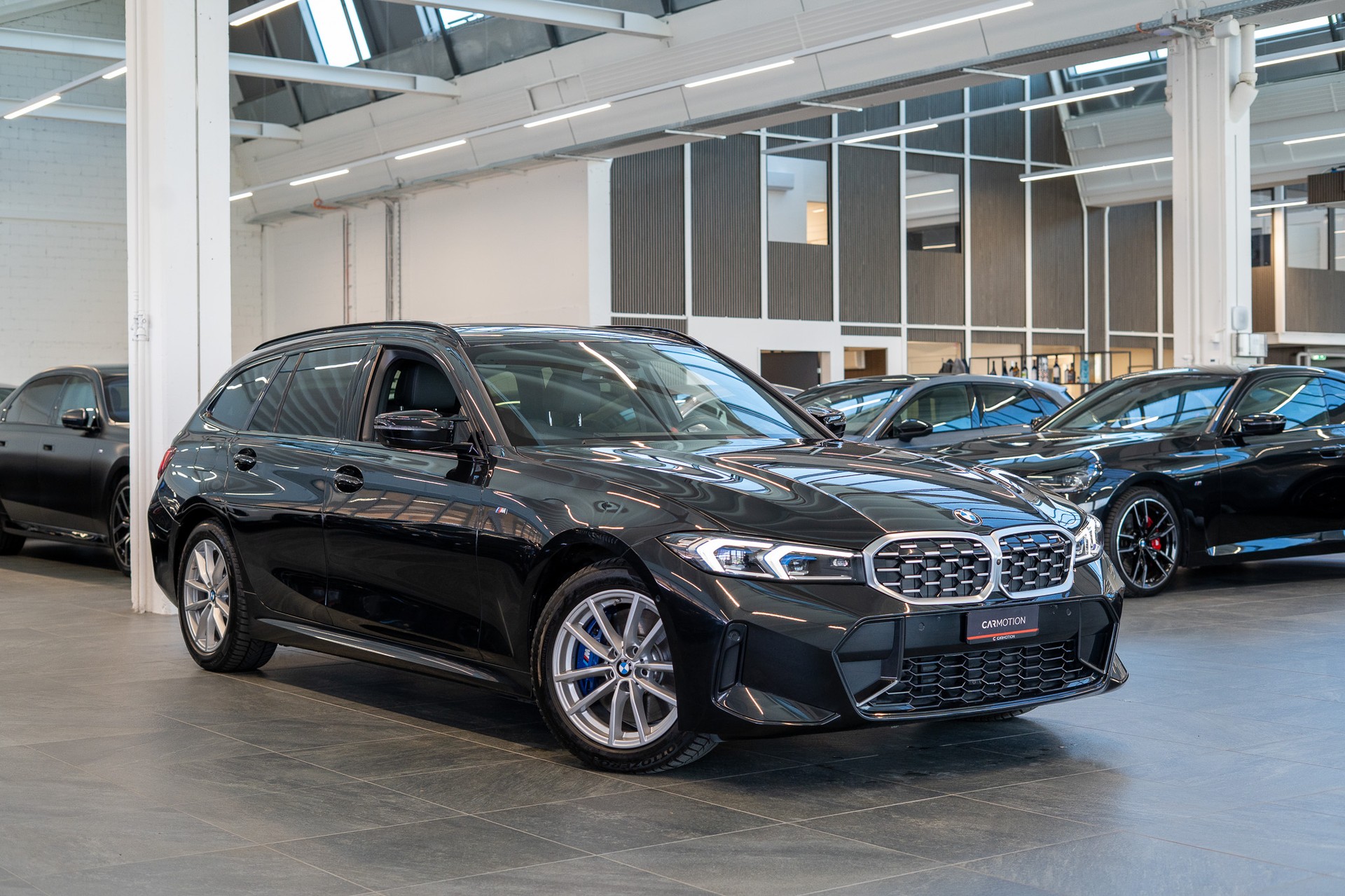 BMW M340i xDrive Touring / LCI / Panorama / 360°Kamera-image-2