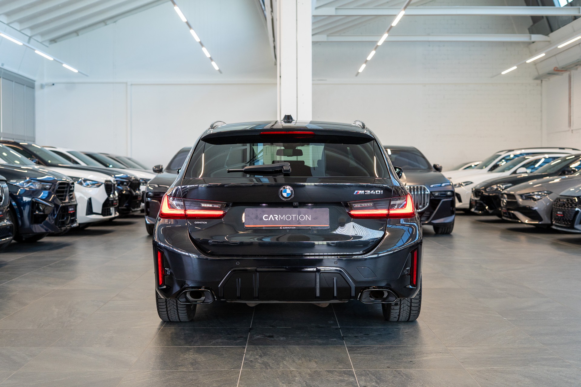 BMW M340i xDrive Touring / LCI / Panorama / 360°Kamera-image-4