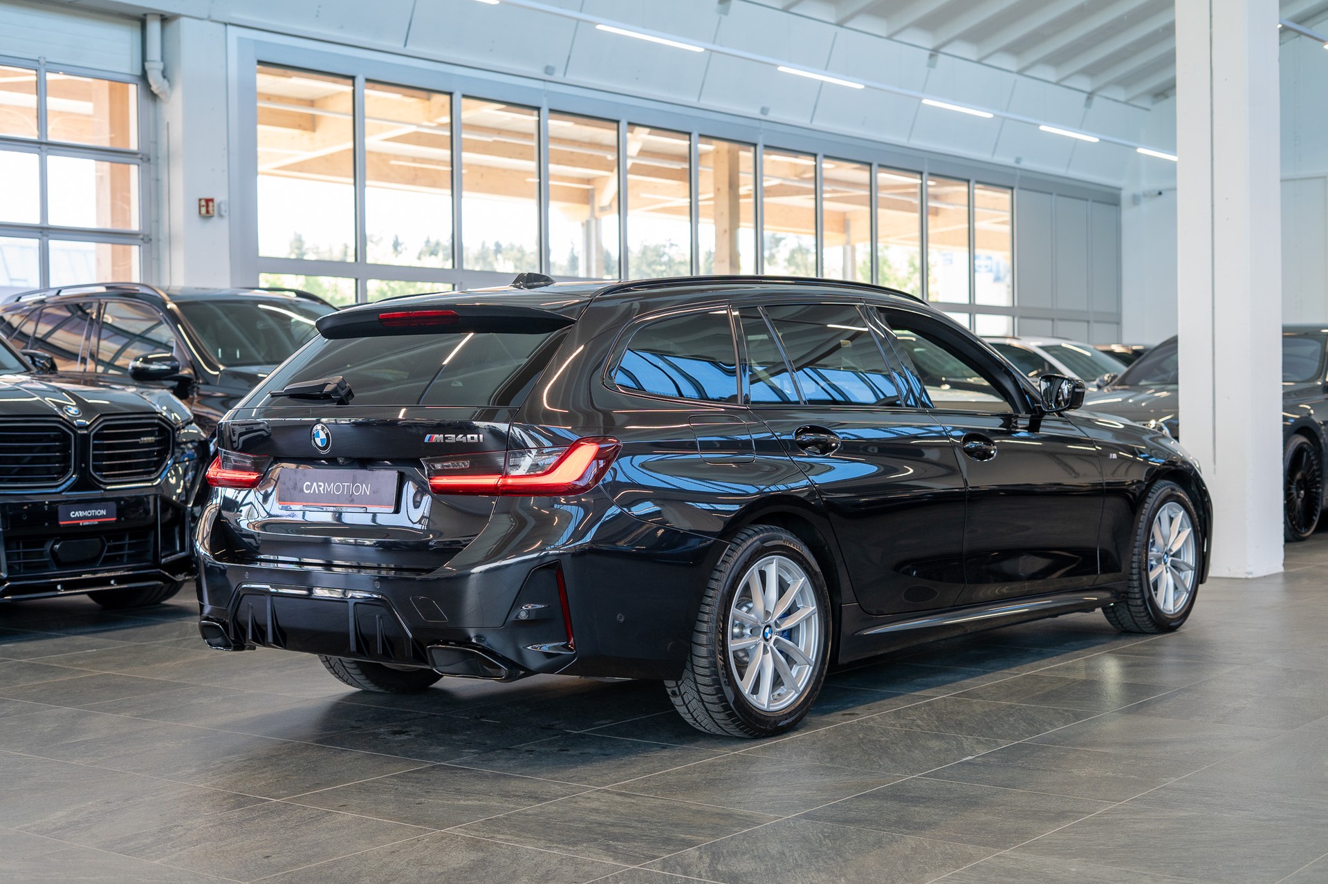 BMW M340i xDrive Touring / LCI / Panorama / 360°Kamera-image-3