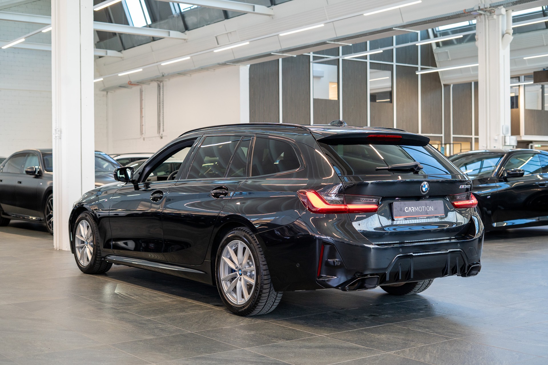 BMW M340i xDrive Touring / LCI / Panorama / 360°Kamera-image-8