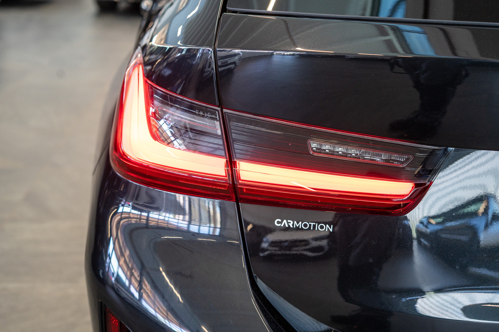 BMW M340i xDrive Touring / LCI / Panorama / 360°Kamera-image-5