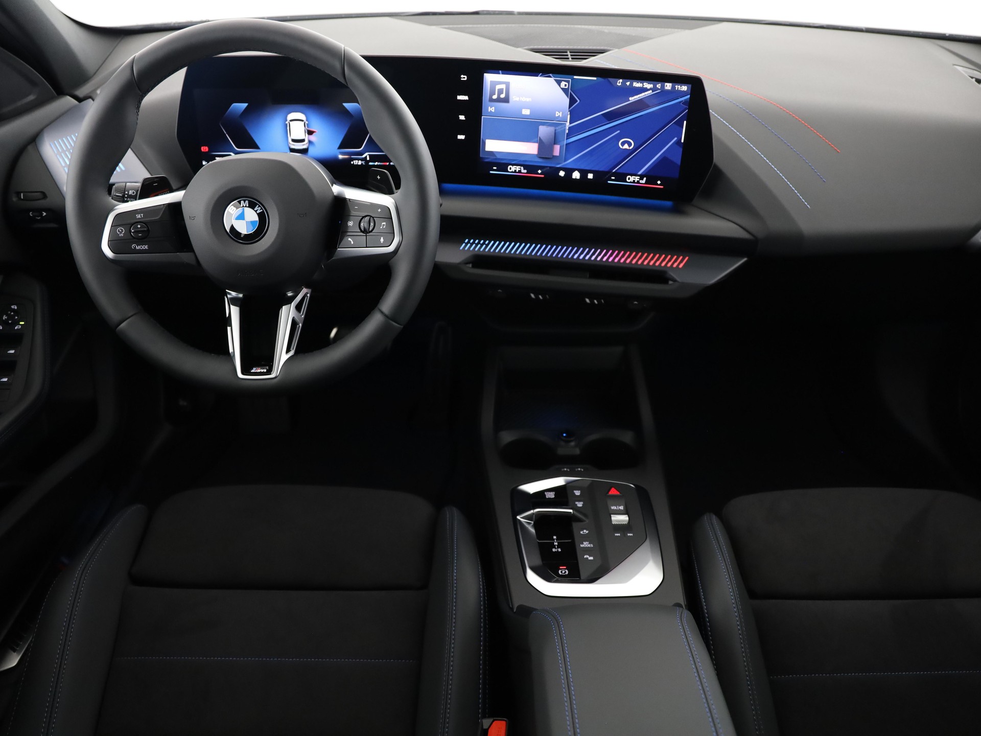 BMW 120i-image-4