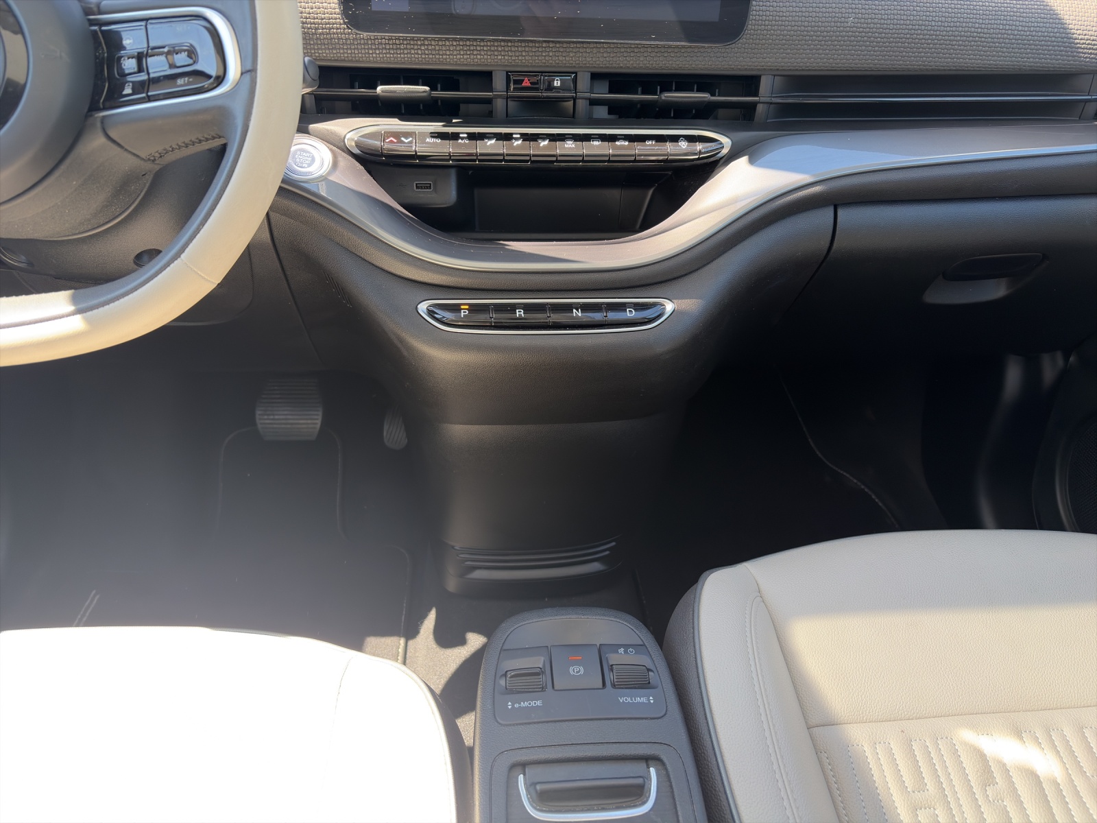 FIAT 500 electric 87 kW La Prima-image-13