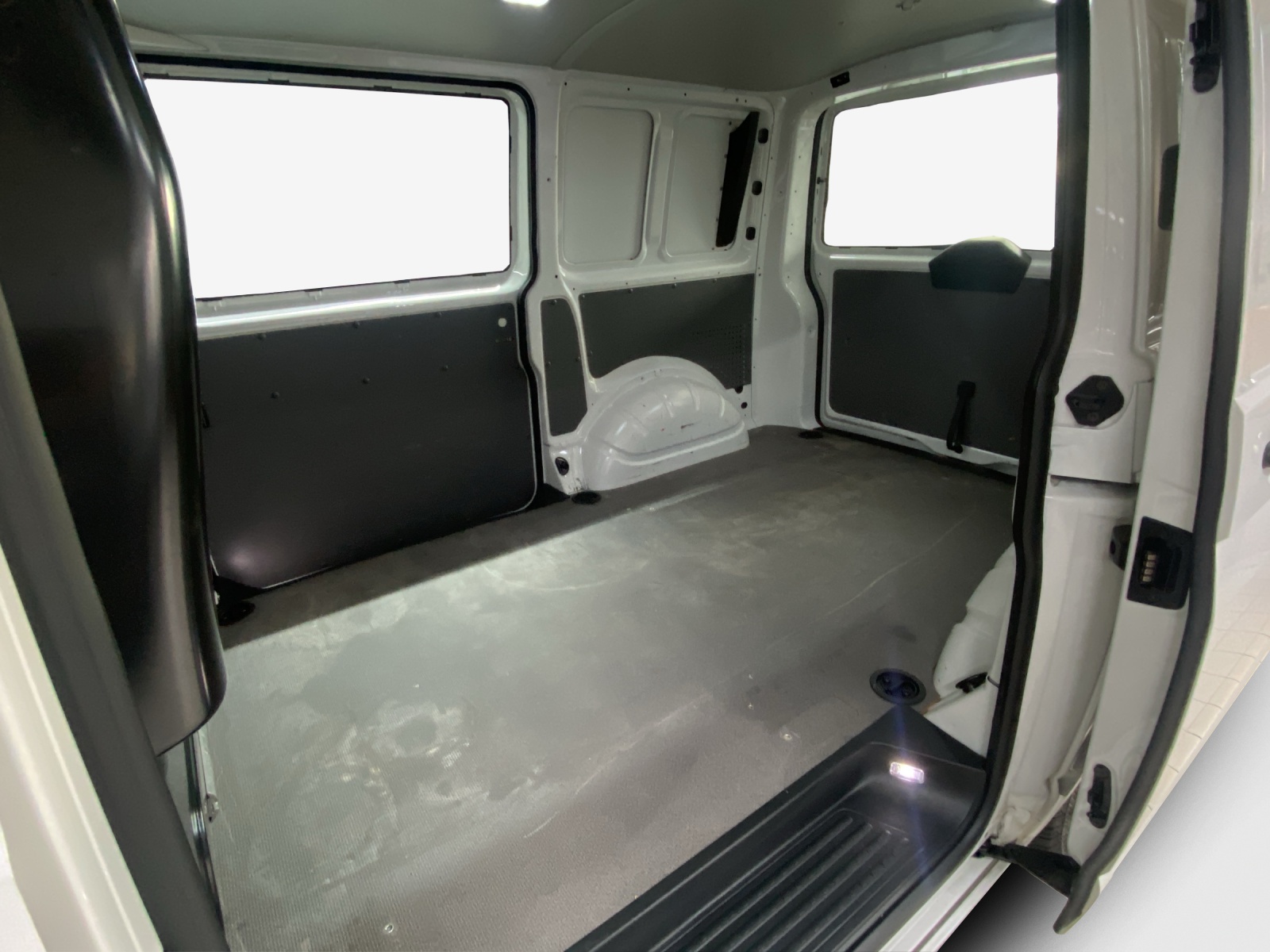 VW T6.1 2.0 TDI 4Motion-image-11