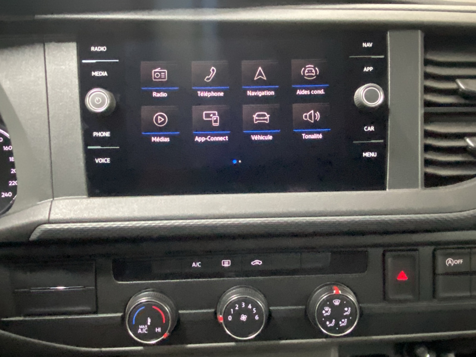 VW T6.1 2.0 TDI 4Motion-image-14
