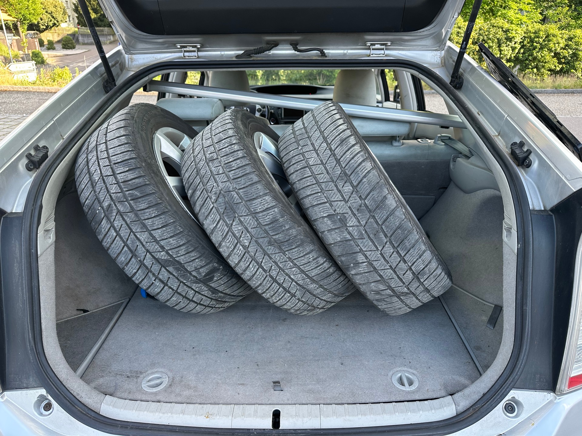 TOYOTA Prius 1.8 16V HSD Sol Premium-image-12