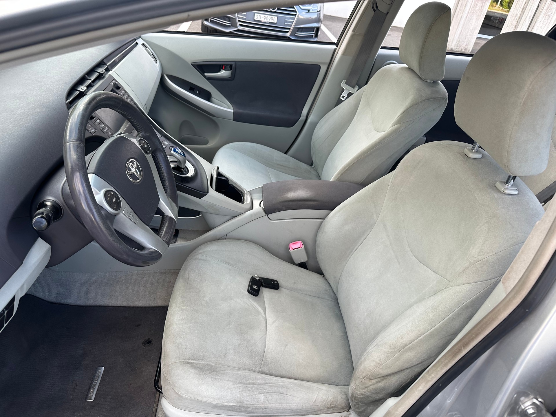 TOYOTA Prius 1.8 16V HSD Sol Premium-image-6