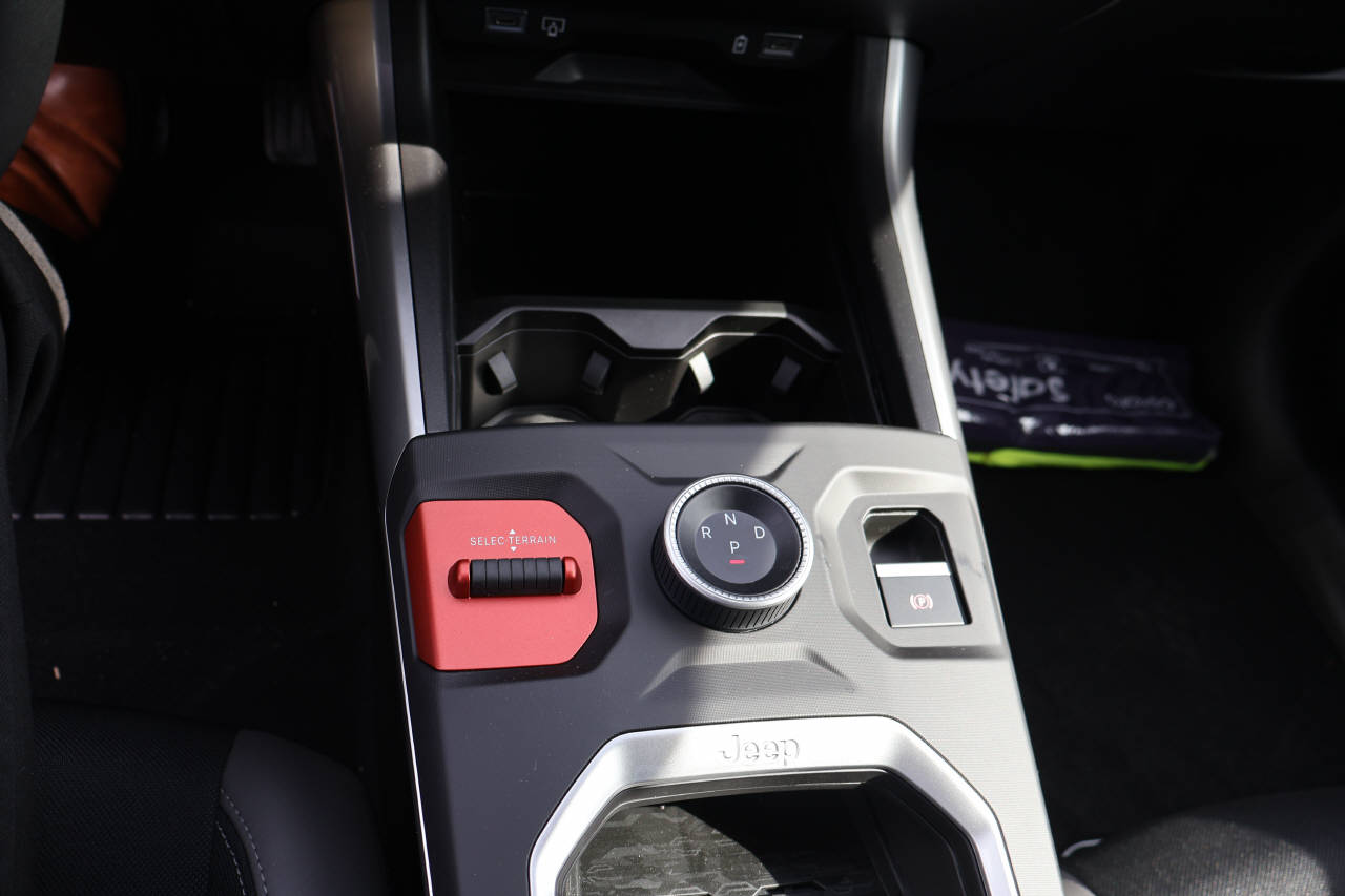 JEEP Compass 1.2 MHEV First Edition-image-14