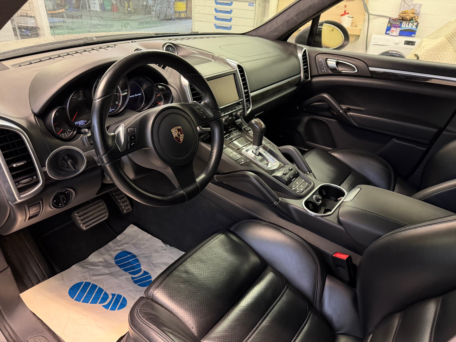 PORSCHE Cayenne Turbo | MFK 10.2024 | AHK 3.5t. | Remus Abgasanlage-image-8