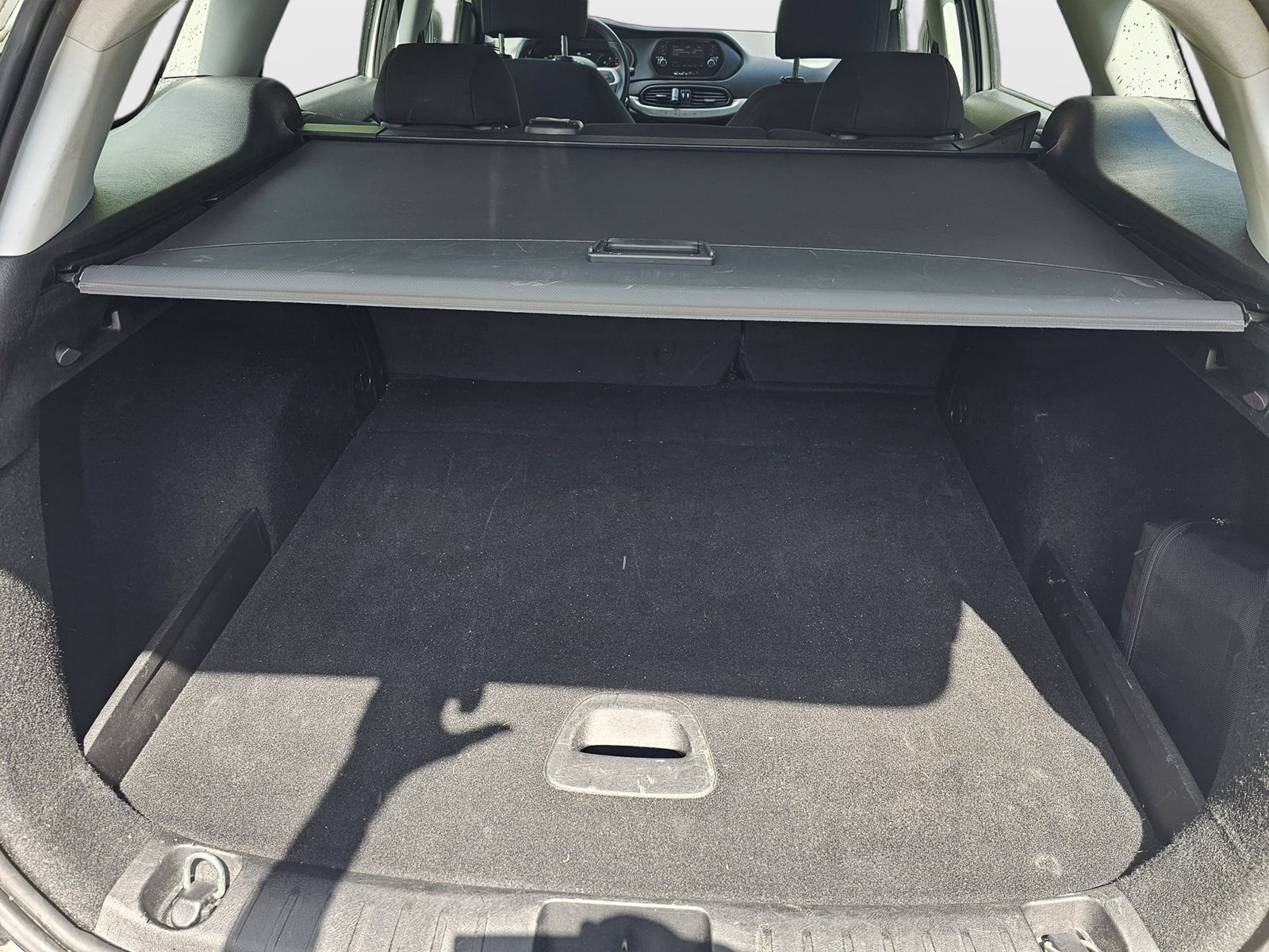 FIAT Tipo 1.4T Station Wagon Street-image-12
