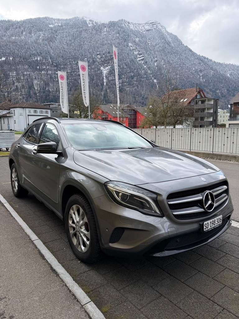 MERCEDES-BENZ GLA 200 d Urban-image-0