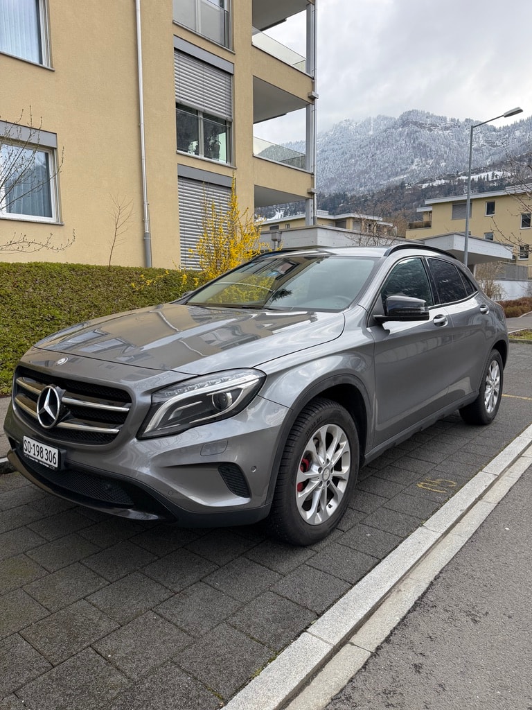 MERCEDES-BENZ GLA 200 d Urban-image-1