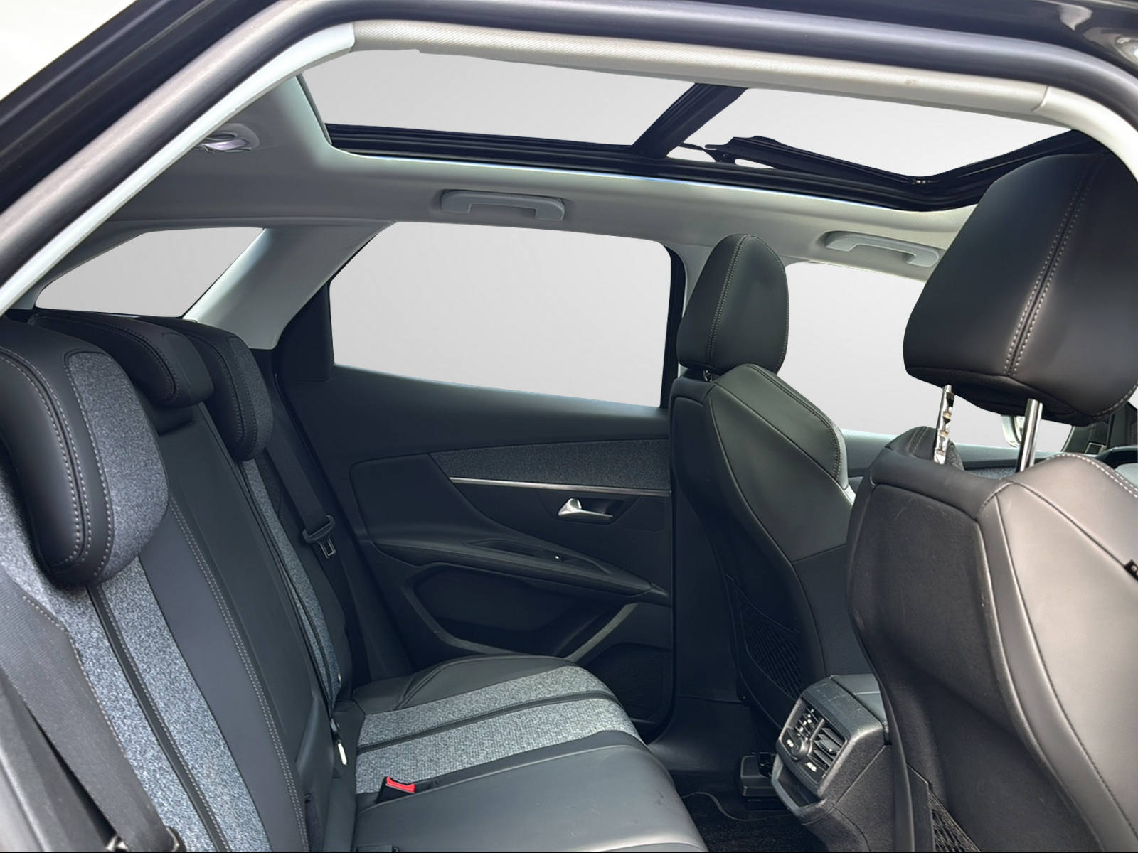 PEUGEOT 3008 1.6 THP GT Line EAT-image-23