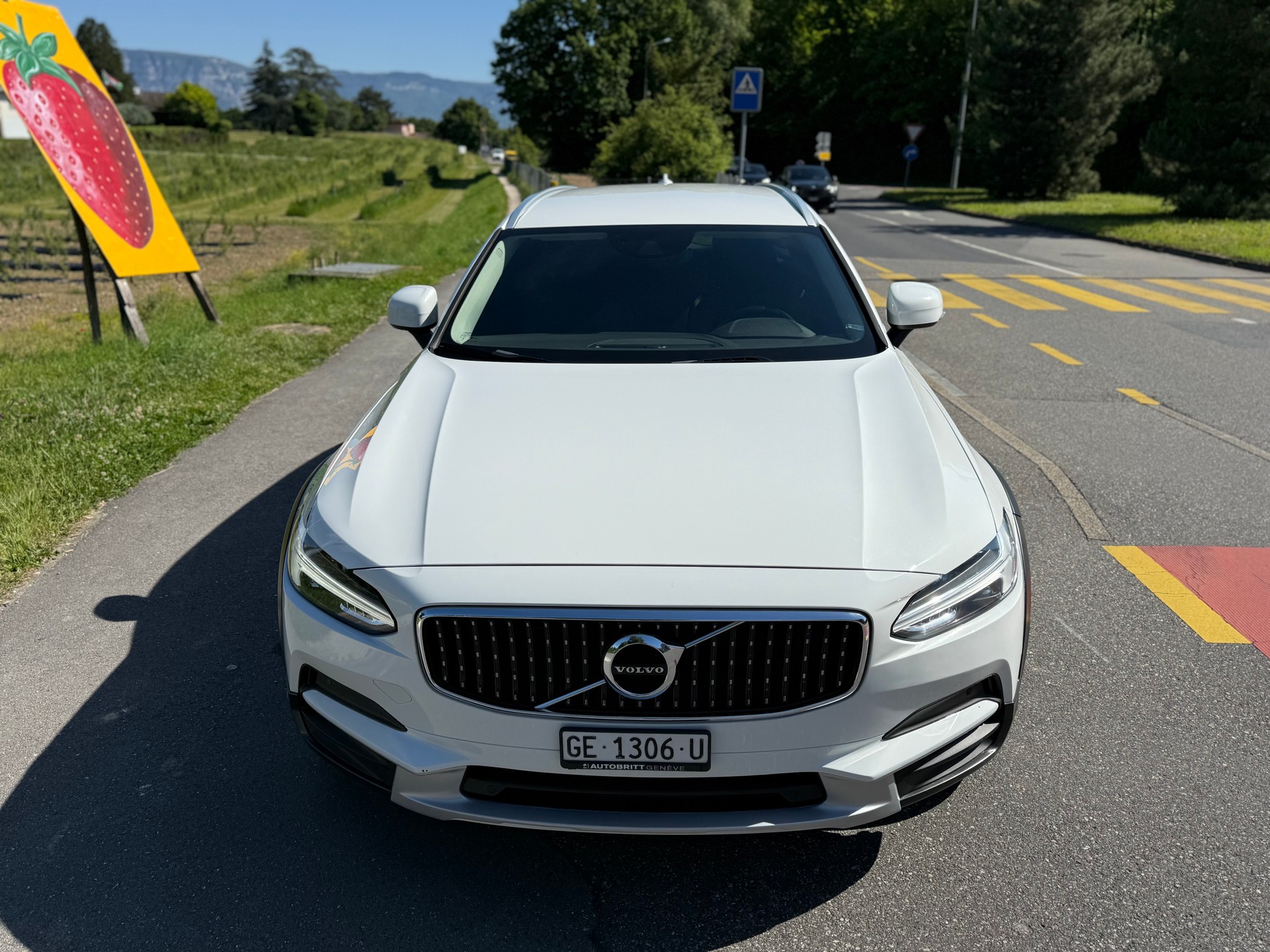 VOLVO V90 Cross Country D4 AWD-image-0