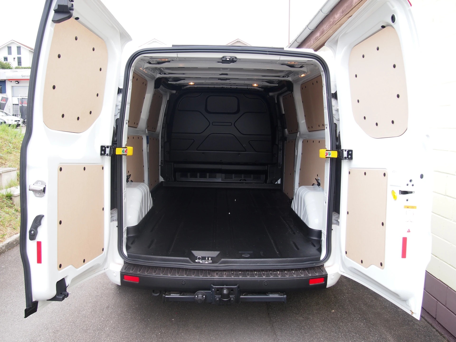 FORD Transit Custom 340 L2H1-image-5