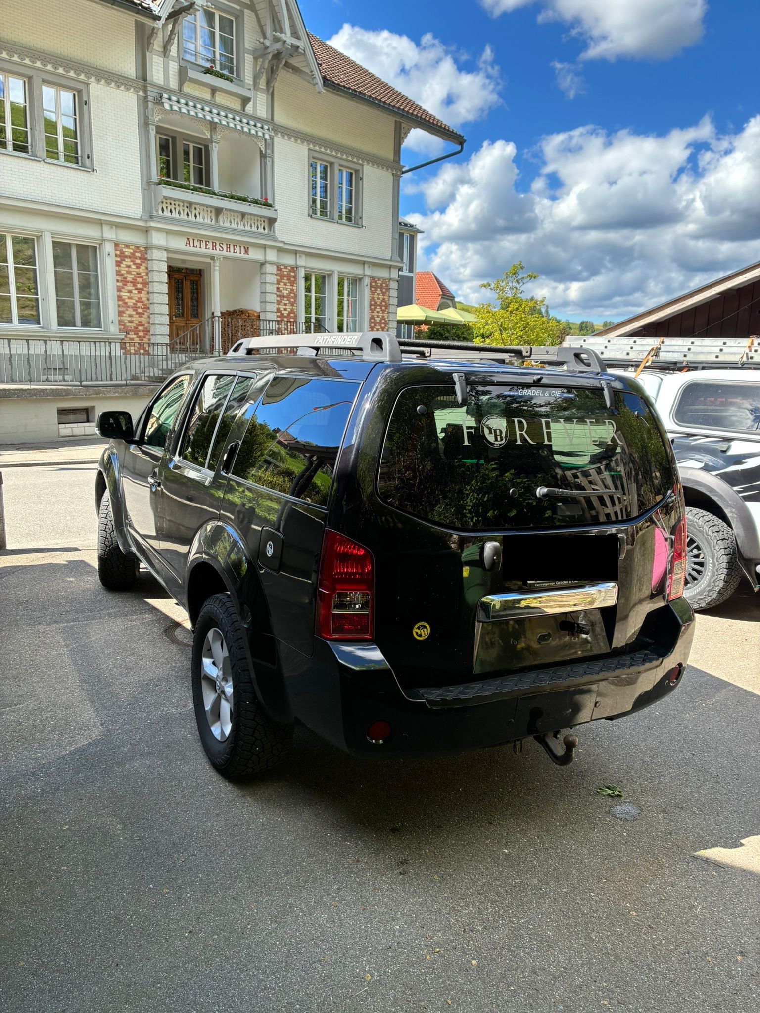 NISSAN Pathfinder 2.5 dCi LE-showroom-element-1