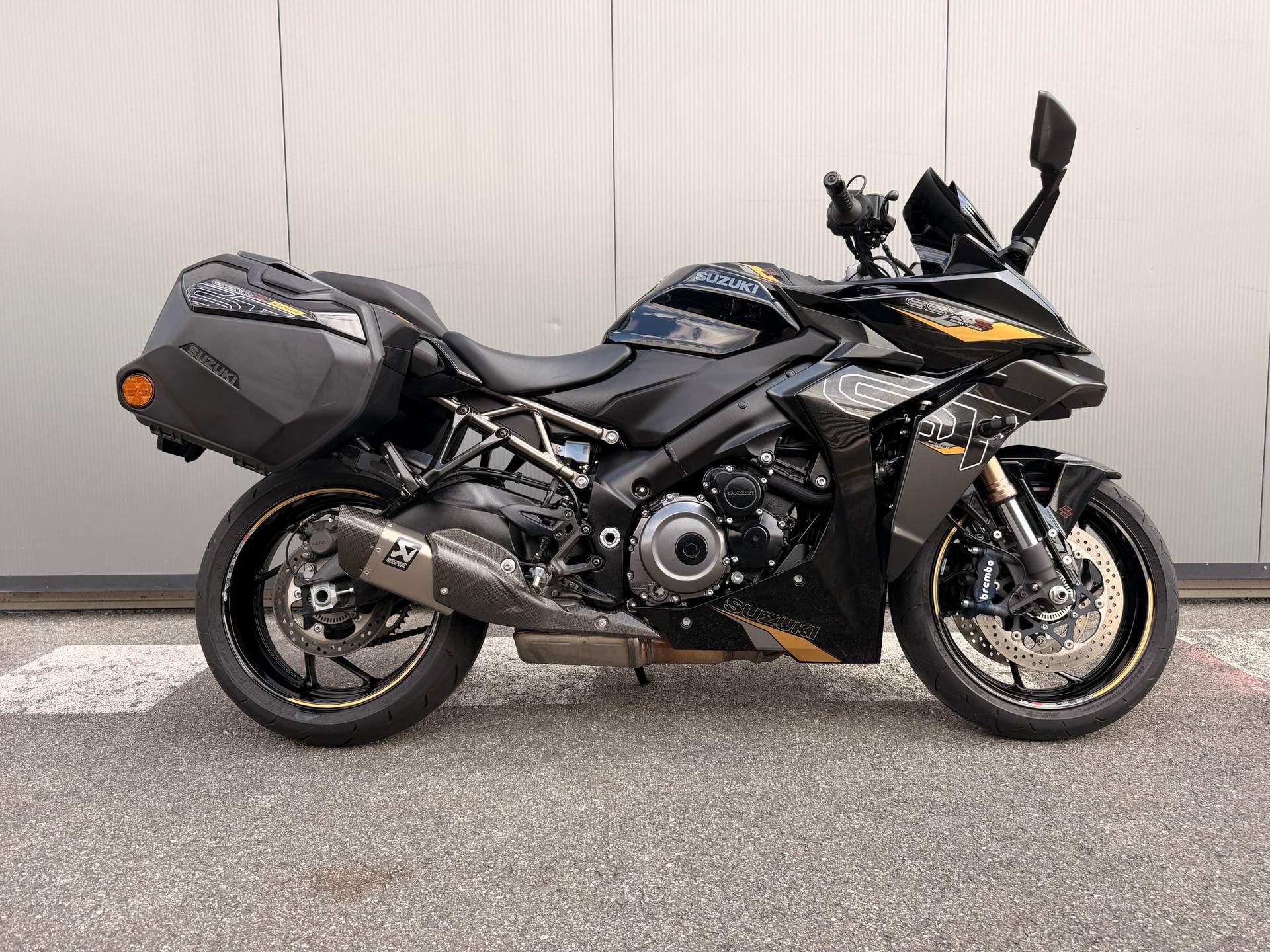 SUZUKI GSX-S1000GT