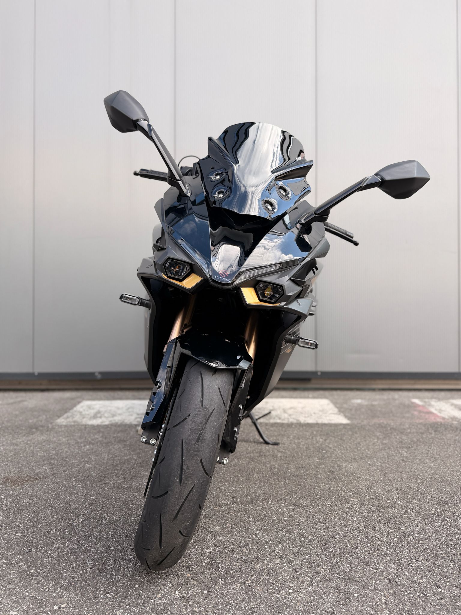 SUZUKI GSX-S1000GT-showroom-element-3