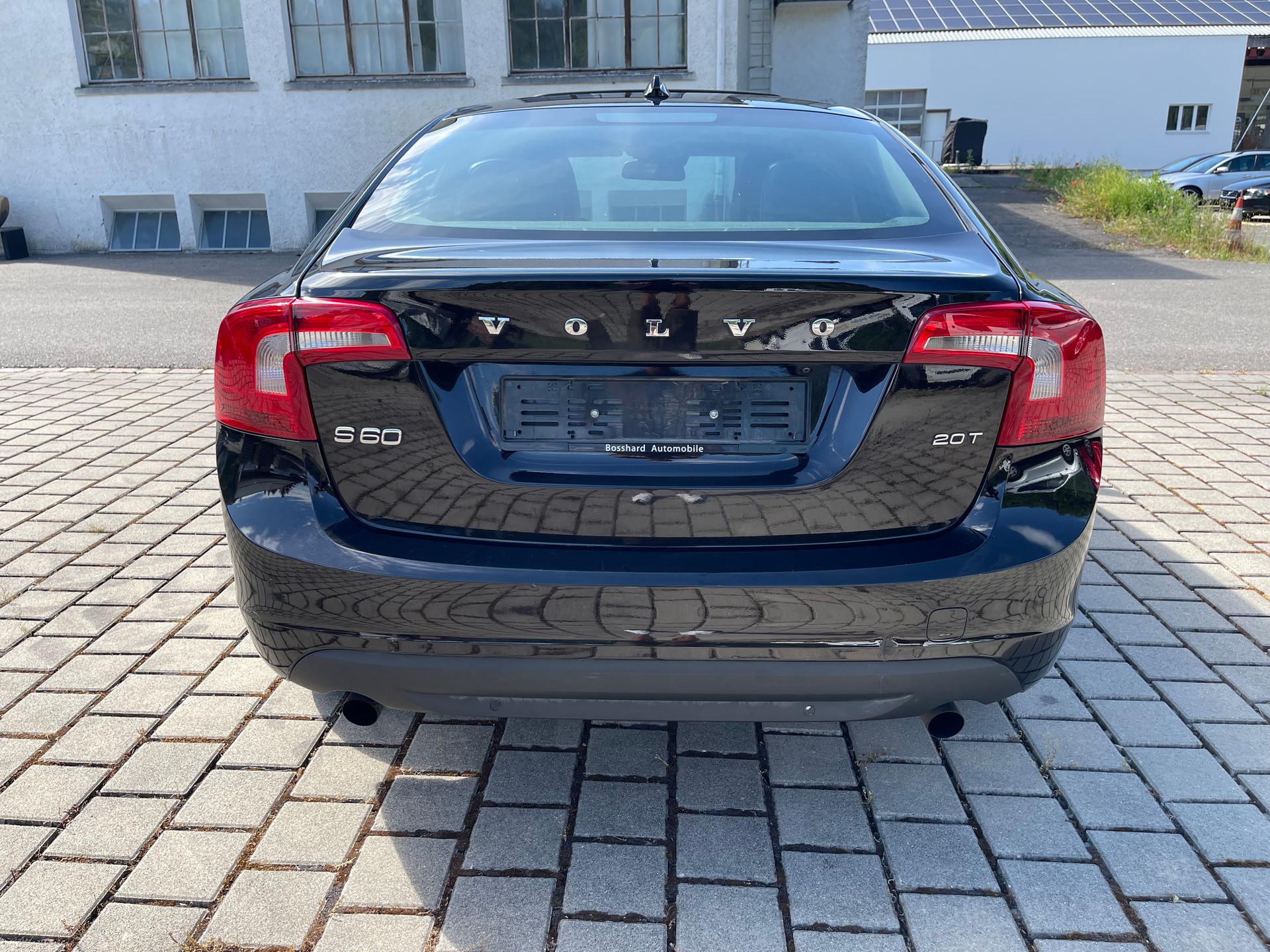 VOLVO S60 2.0T Summum Powershift-image-2