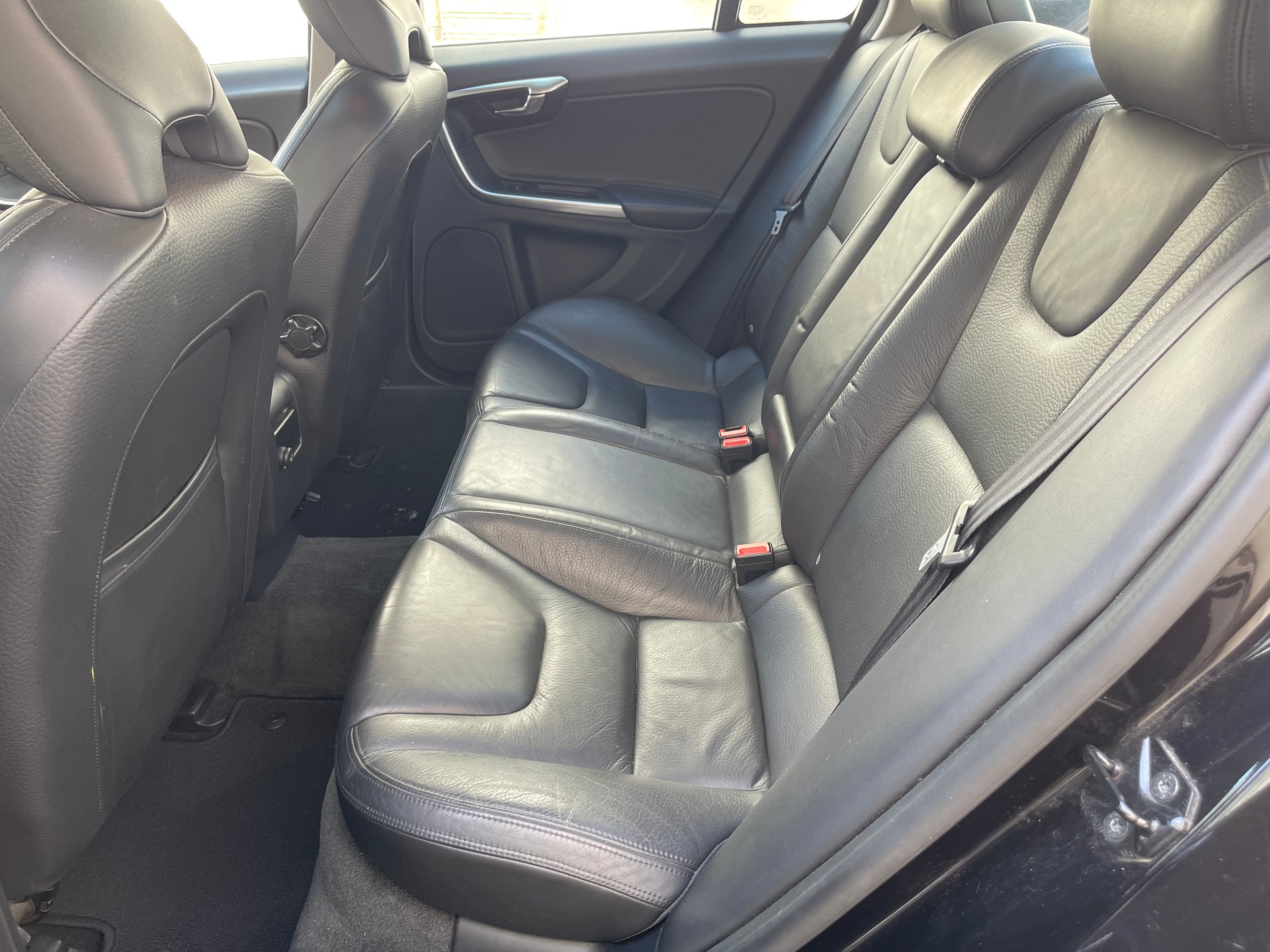VOLVO S60 2.0T Summum Powershift-image-8