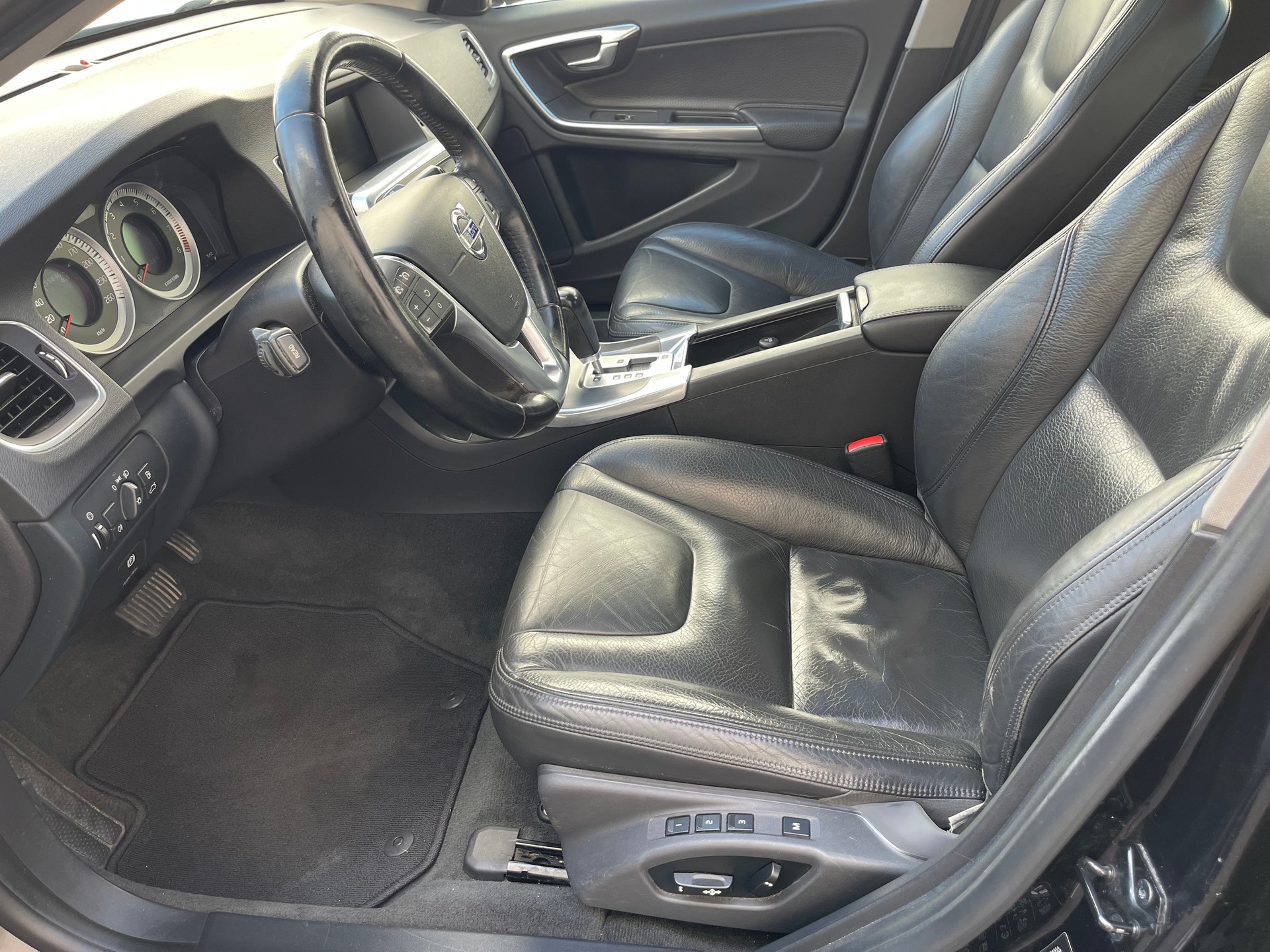 VOLVO S60 2.0T Summum Powershift-image-7