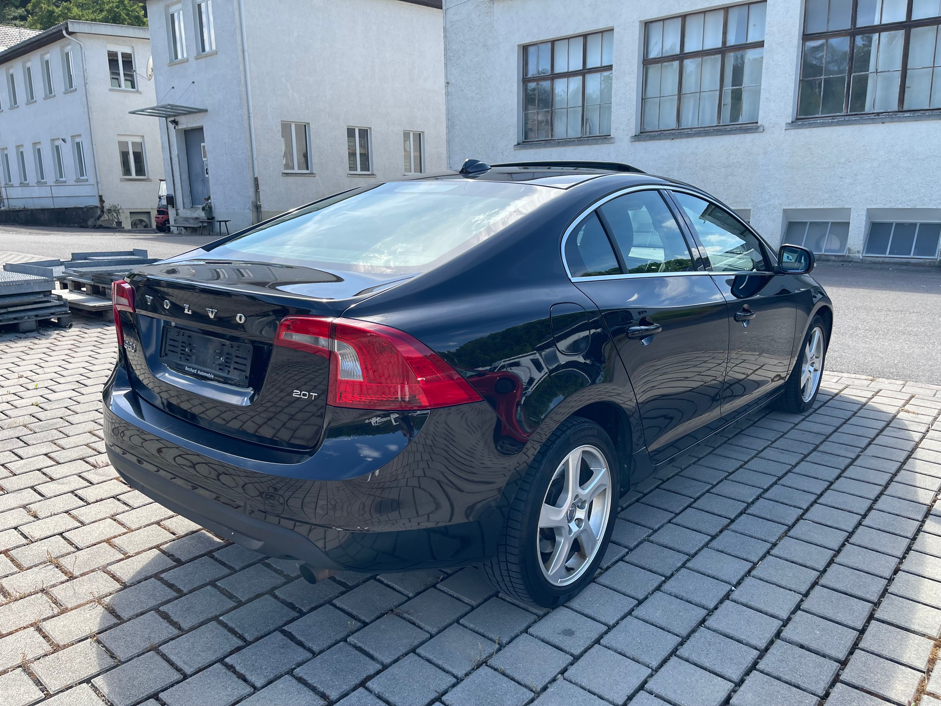 VOLVO S60 2.0T Summum Powershift-image-3