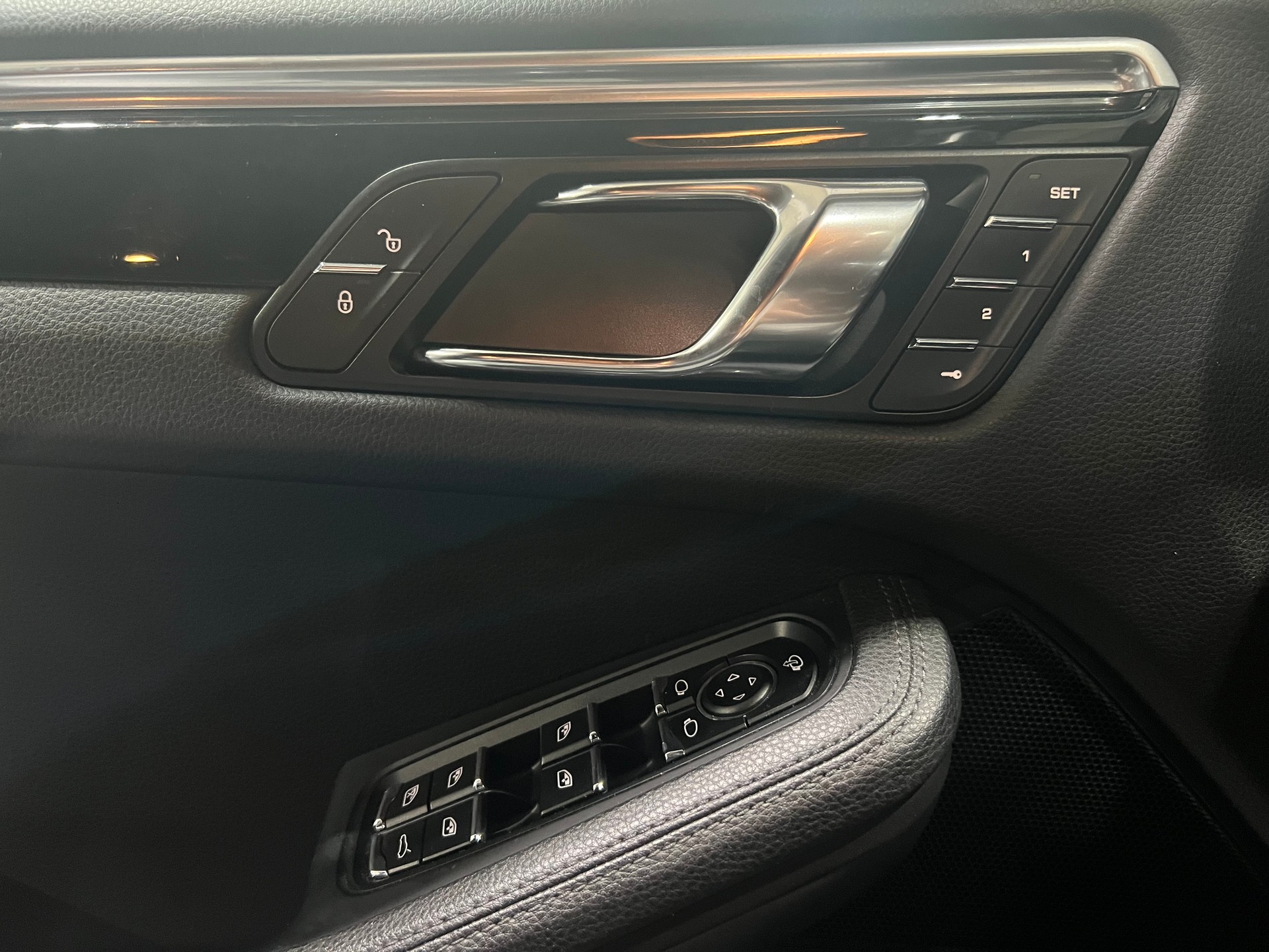 PORSCHE Macan S PDK**Rückfahrtkam,Frisch ab MFK&Service**-image-12