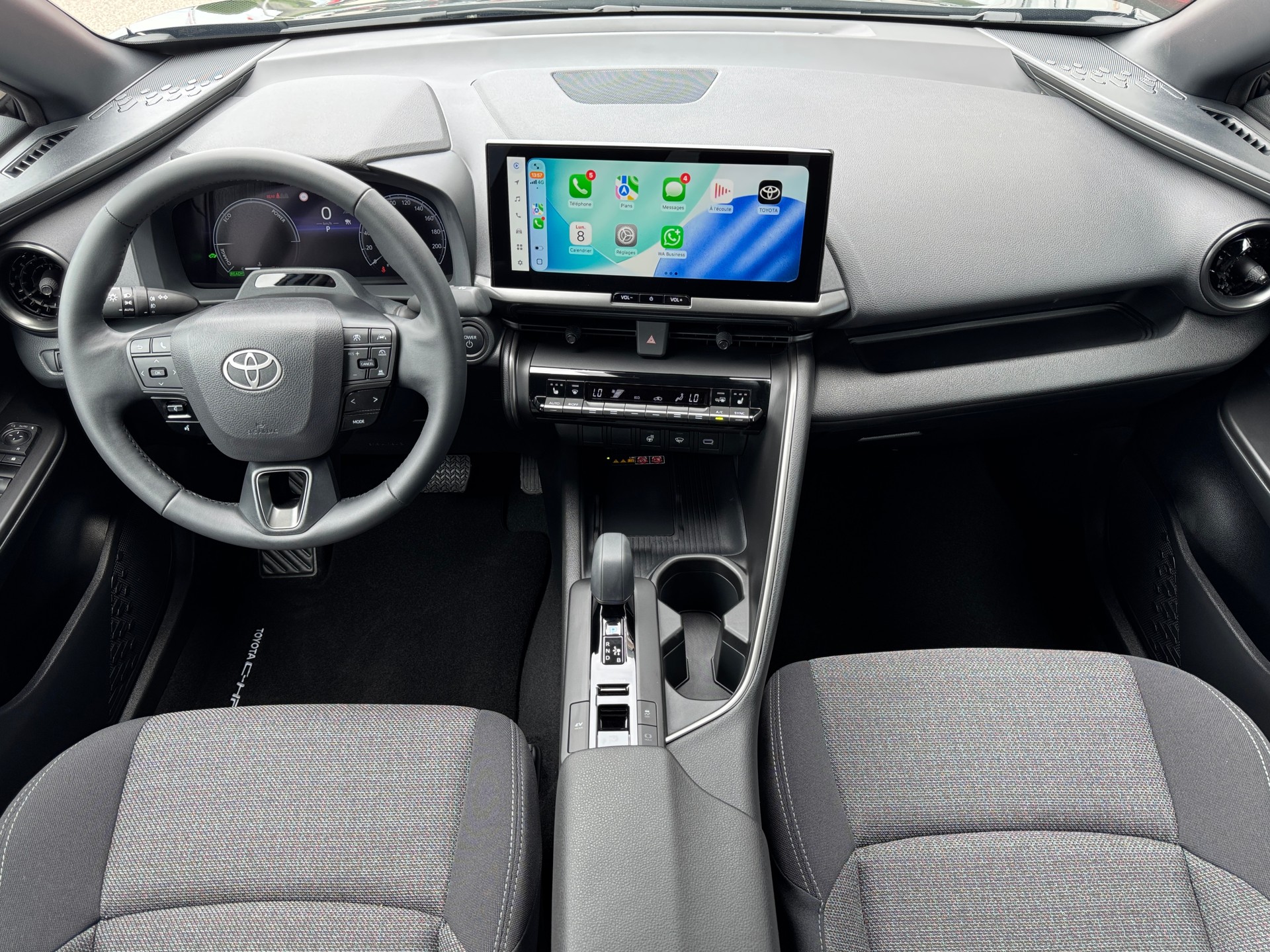 TOYOTA C-HR 1.8 HSD CVT Swiss Edition-image-9