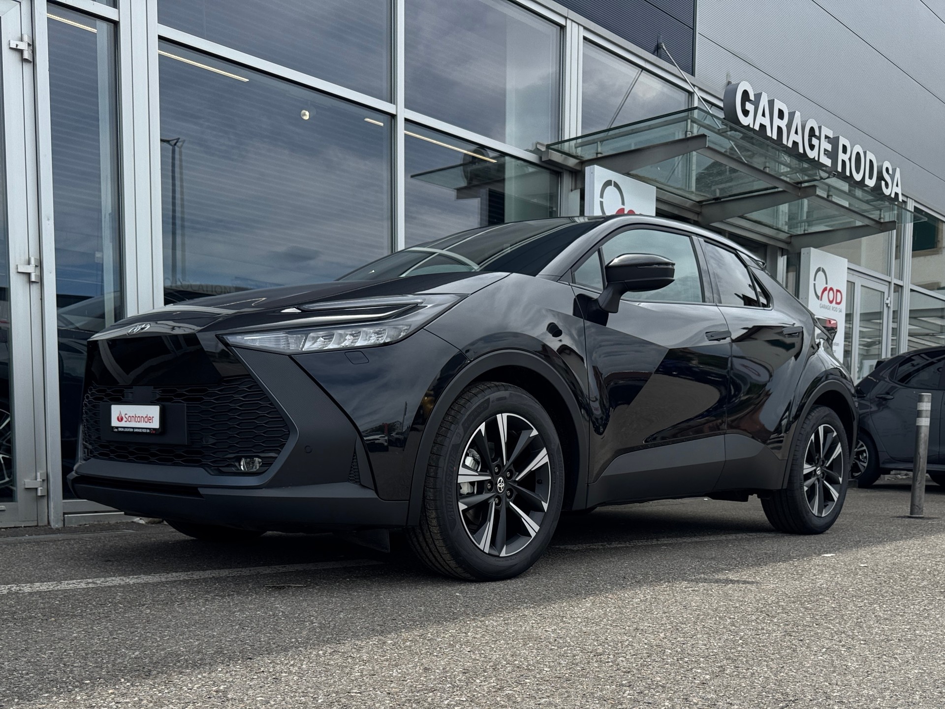 TOYOTA C-HR 1.8 HSD CVT Swiss Edition-image-1