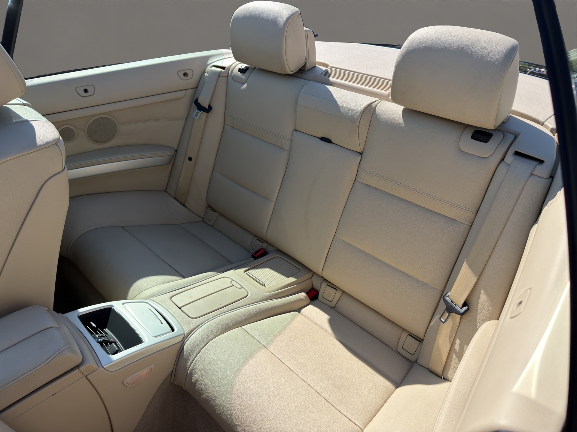 BMW 325i Cabriolet Steptronic-image-10