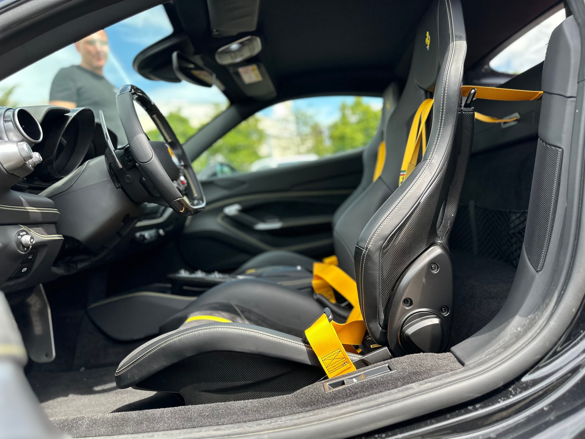 FERRARI F8 Tributo ° Nero Daytona Black + Giallo Modena °-image-12