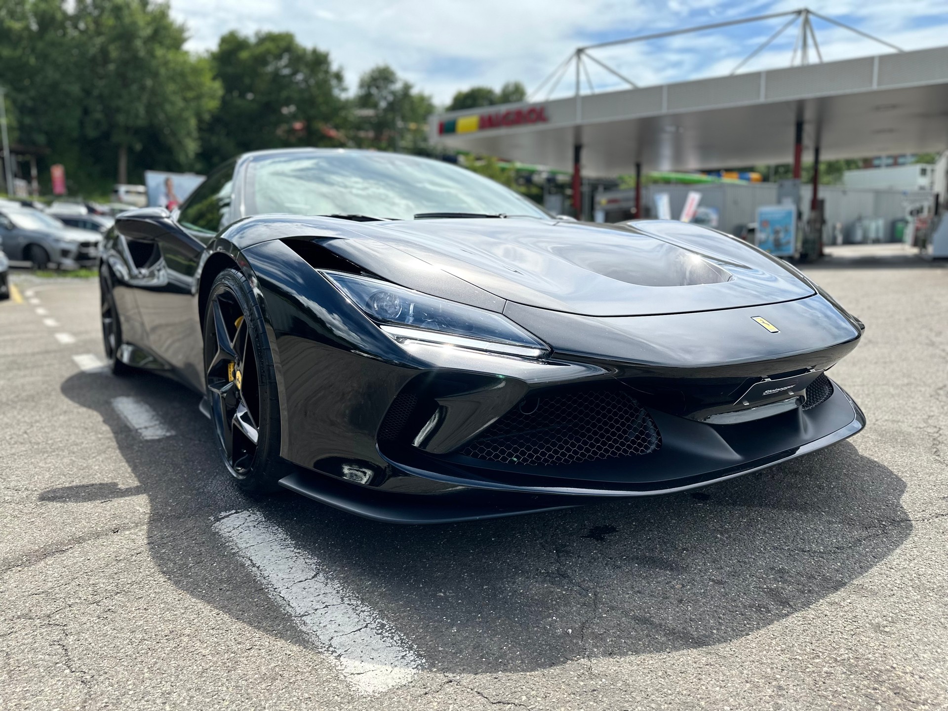FERRARI F8 Tributo ° Nero Daytona Black + Giallo Modena °-image-1