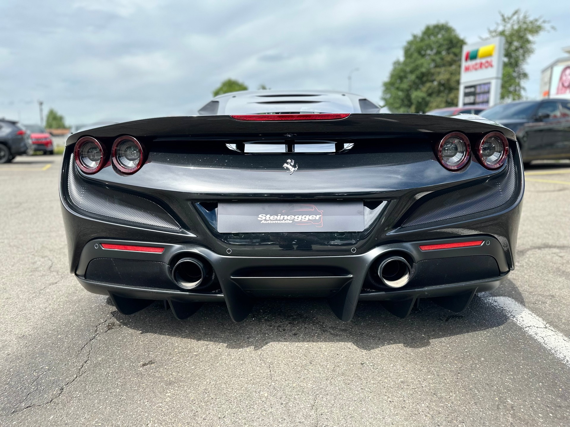 FERRARI F8 Tributo ° Nero Daytona Black + Giallo Modena °-image-9